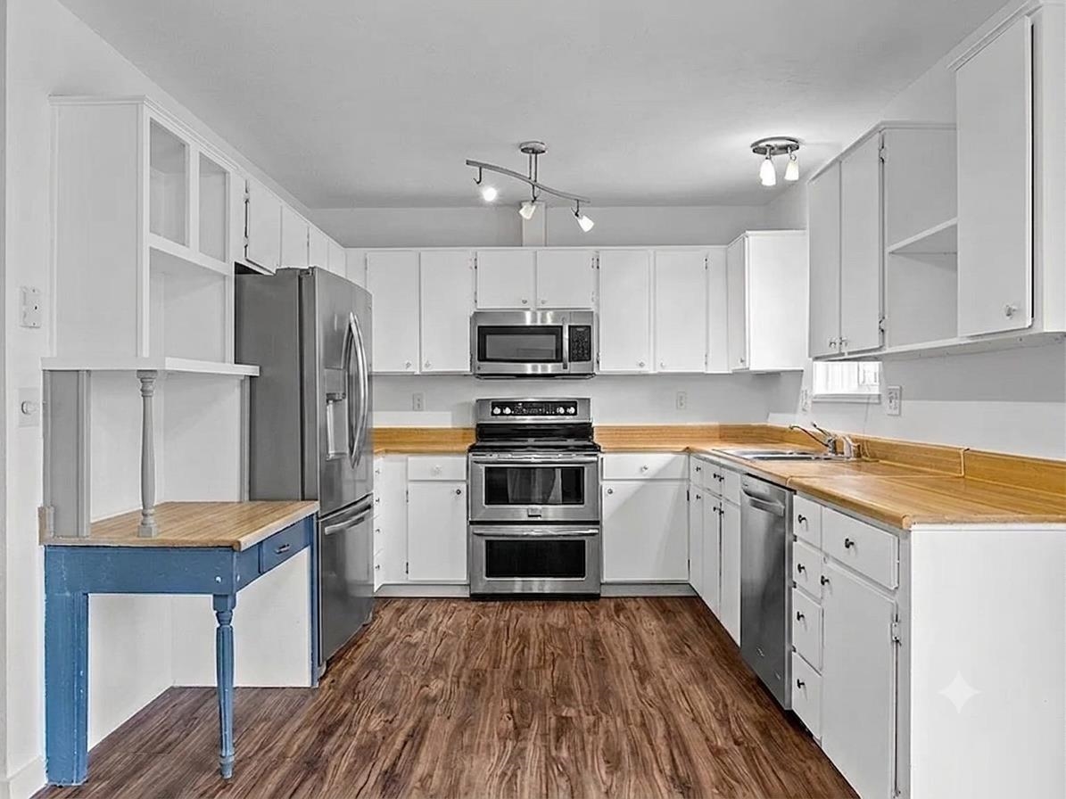 201 Knob Hill Drive