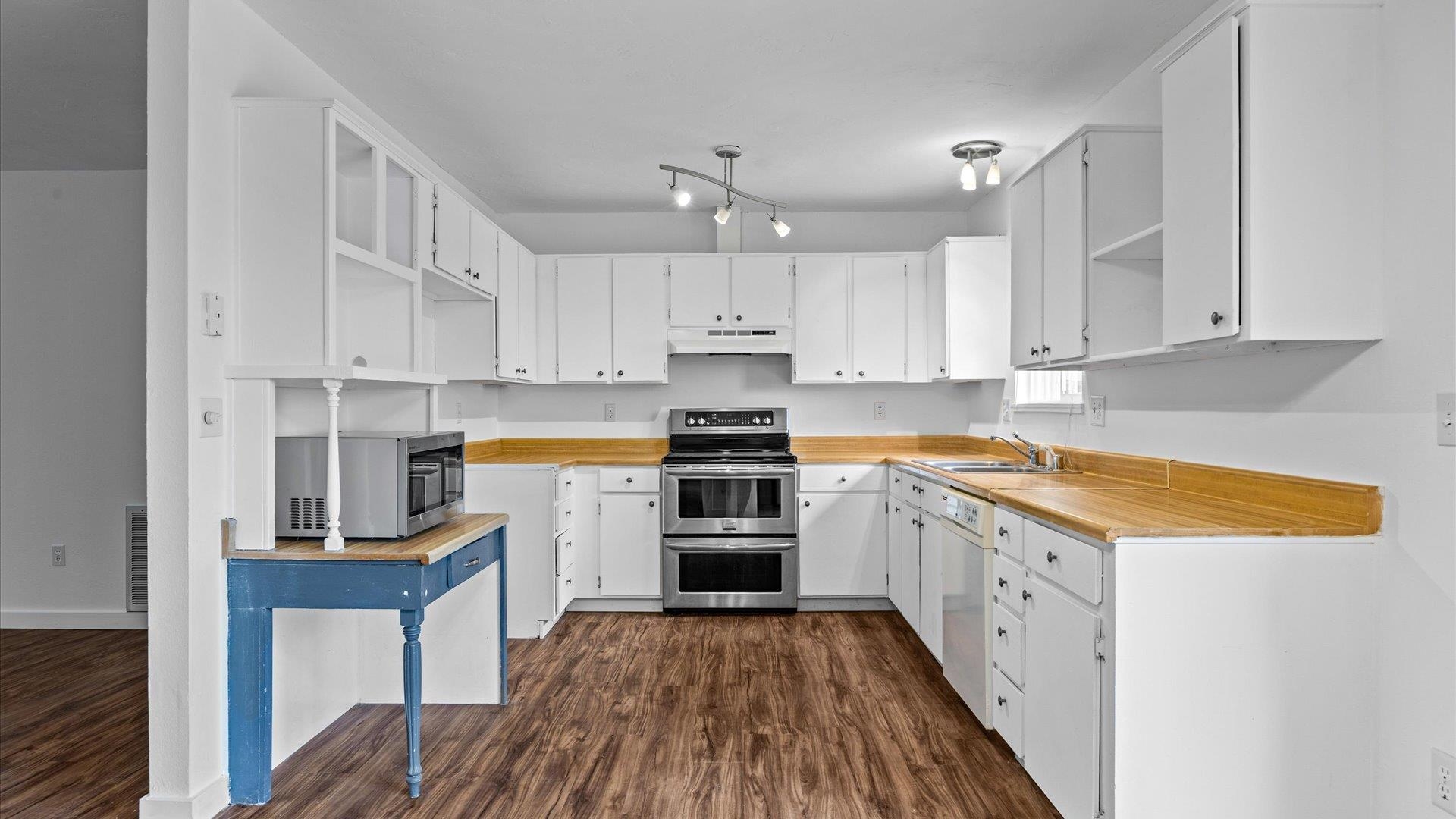 201 Knob Hill Drive