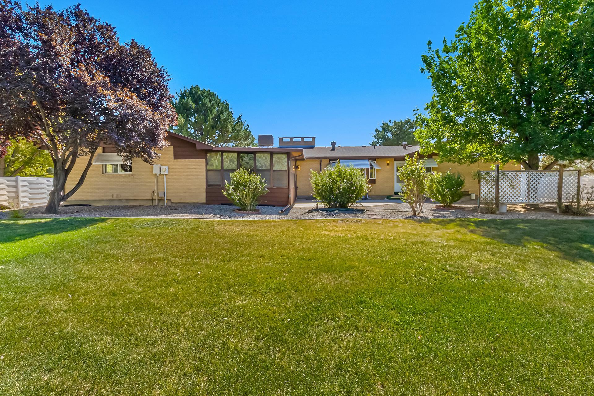 745 Flower Street