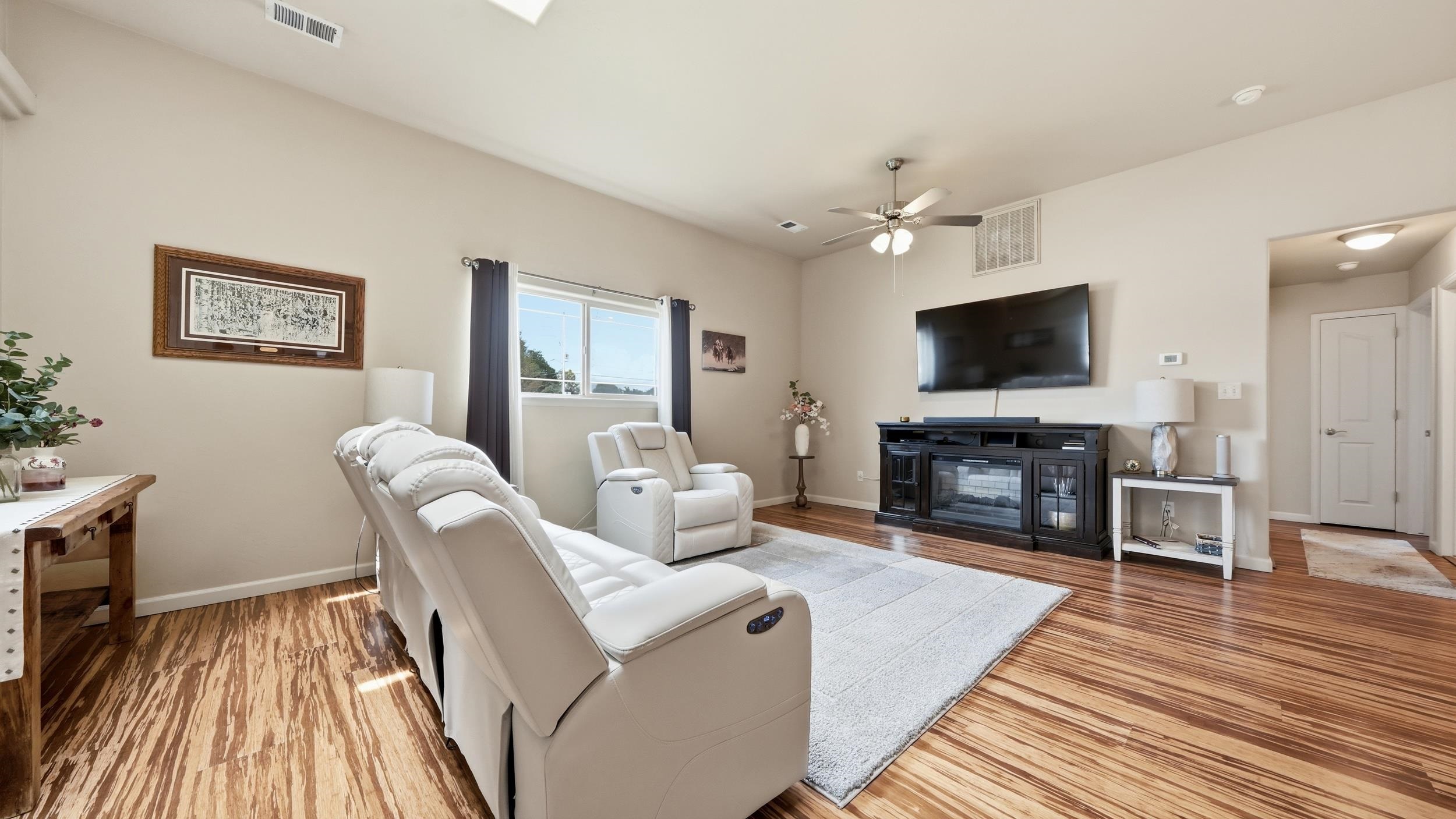 590 1/2 Belhaven Way