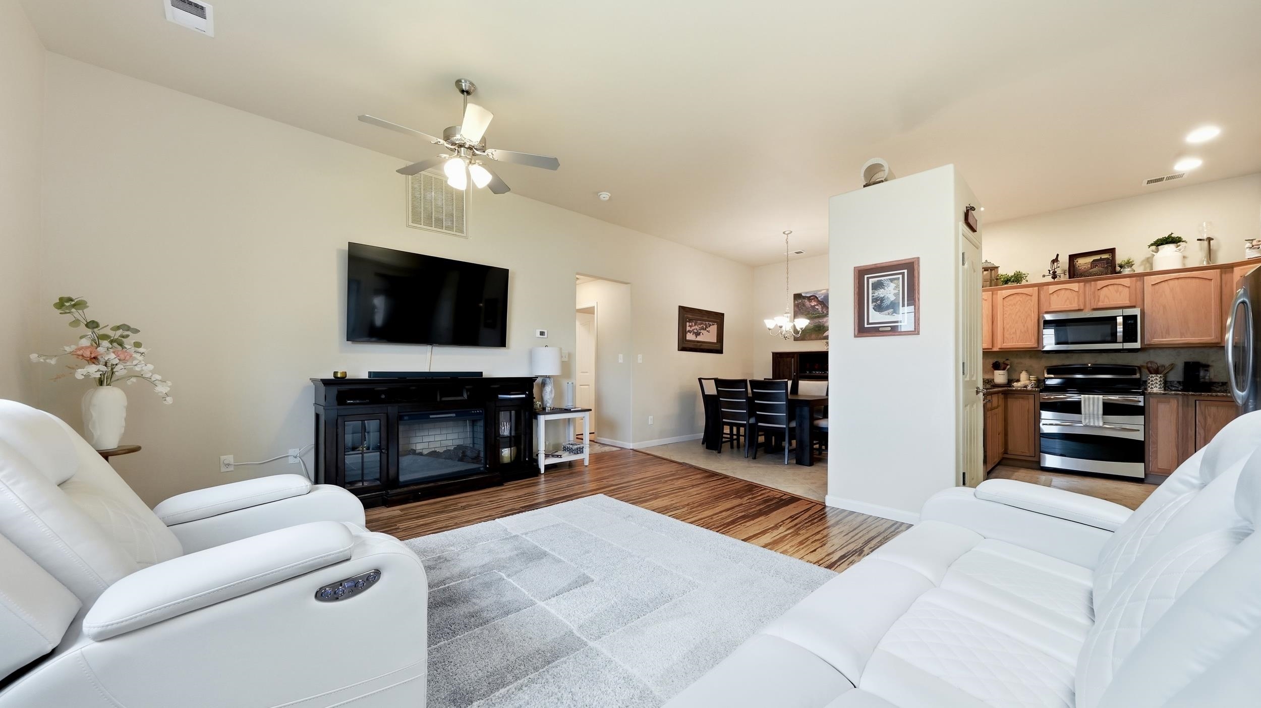 590 1/2 Belhaven Way