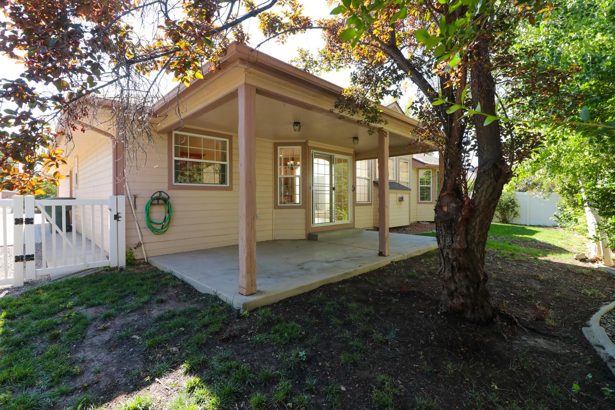 705 E Harbor Circle