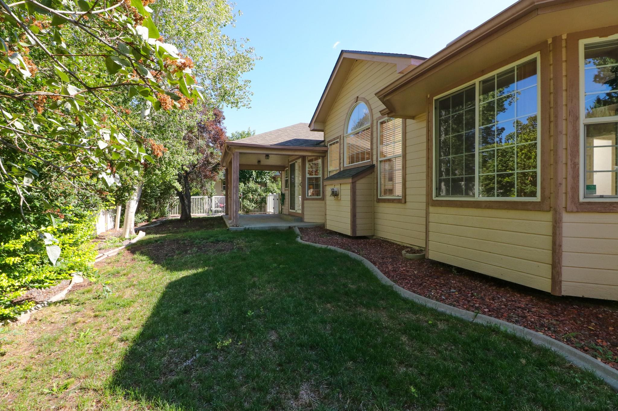 705 E Harbor Circle
