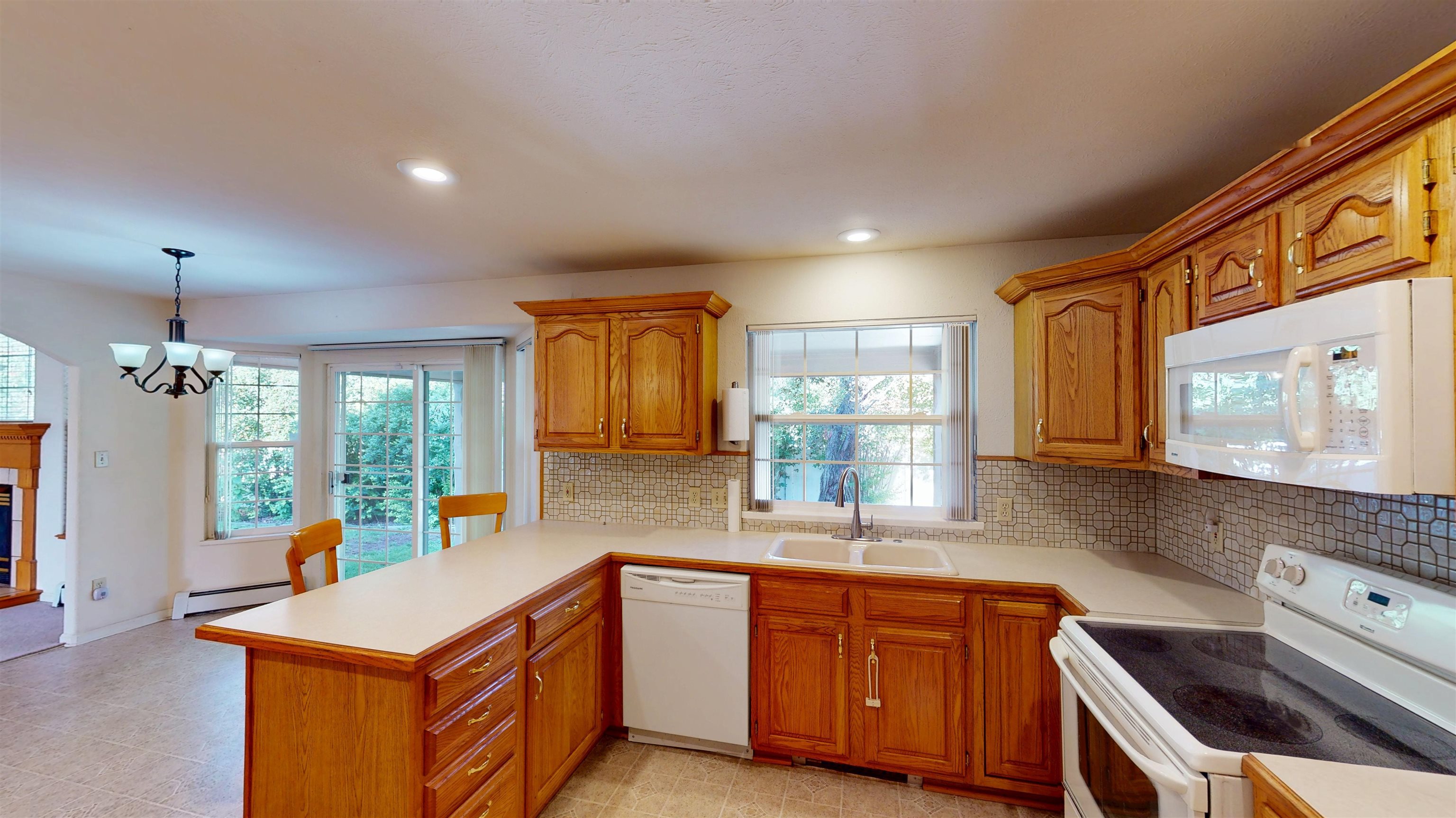 705 E Harbor Circle