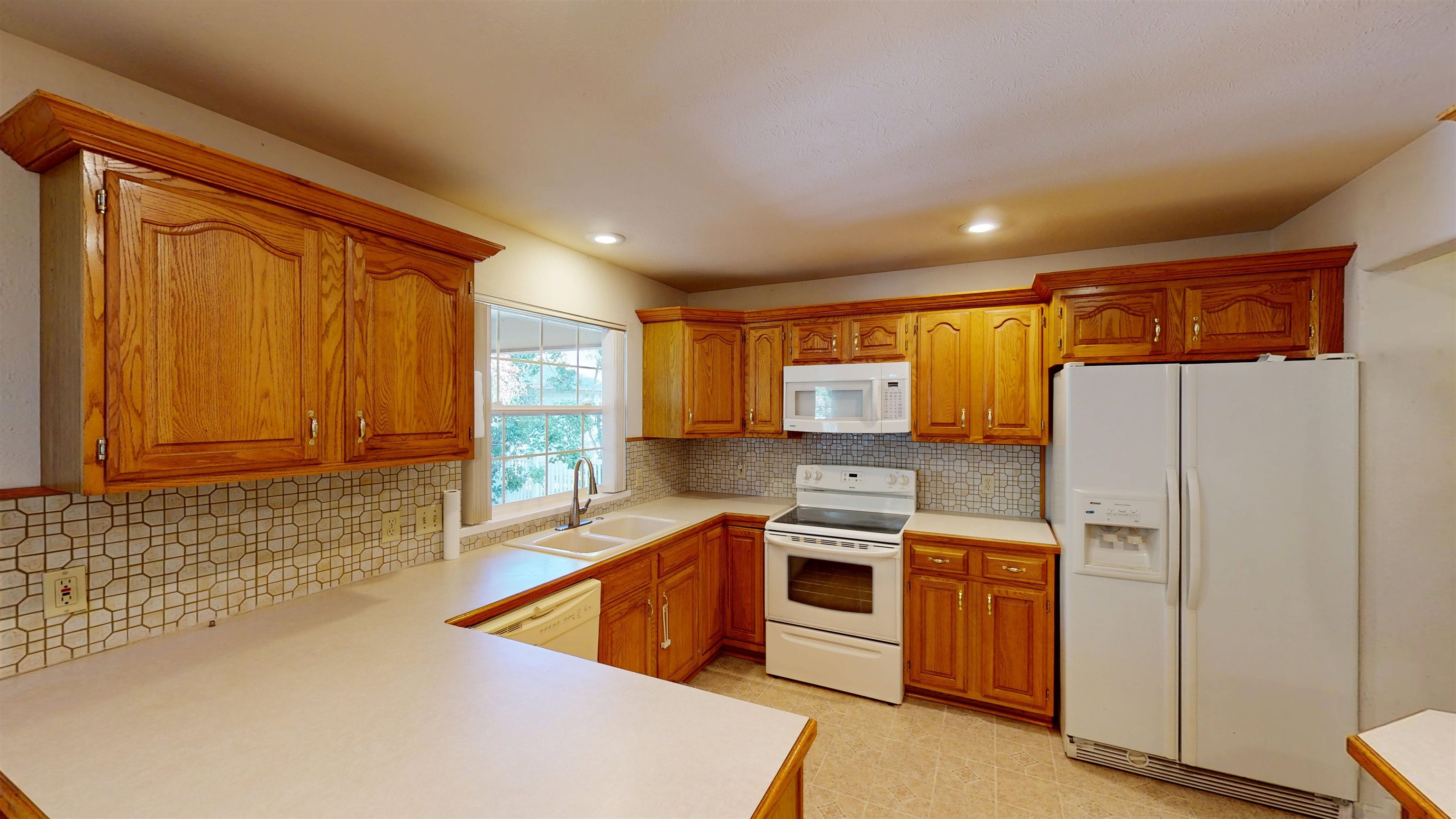 705 E Harbor Circle