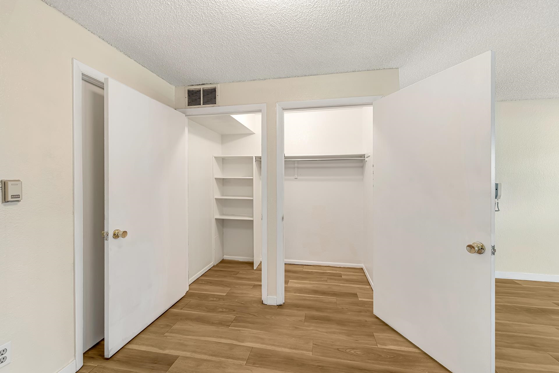 1140 Walnut Avenue Unit: 14