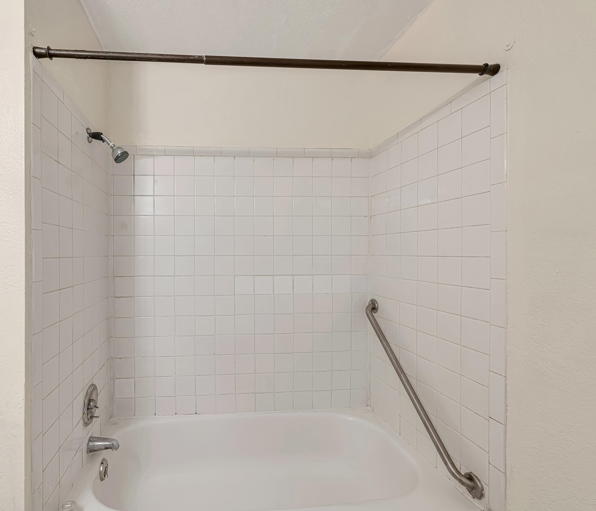 1140 Walnut Avenue Unit: 14