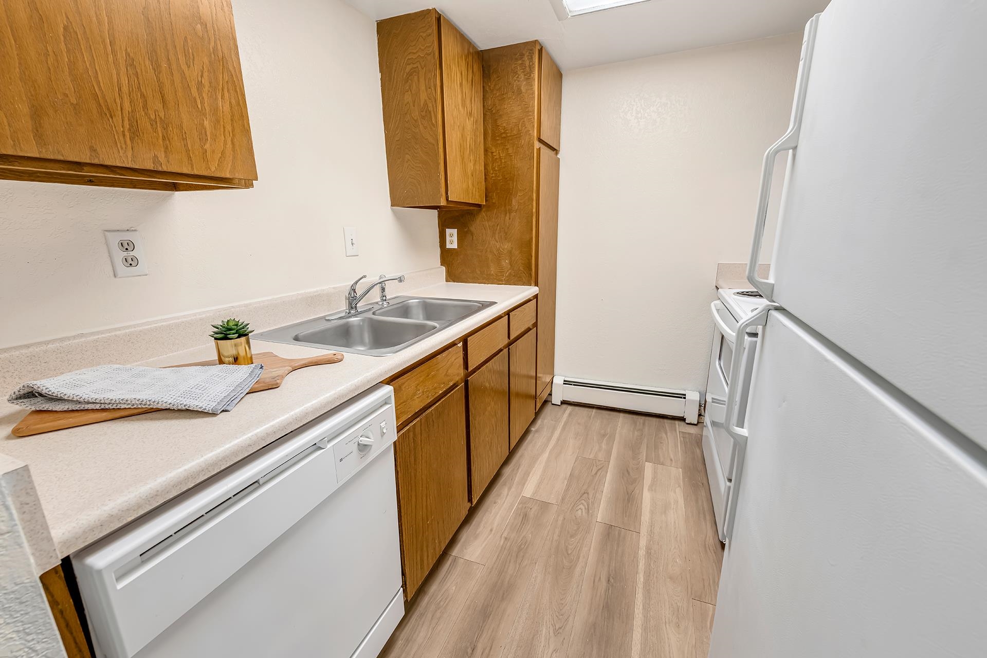 1140 Walnut Avenue Unit: 14