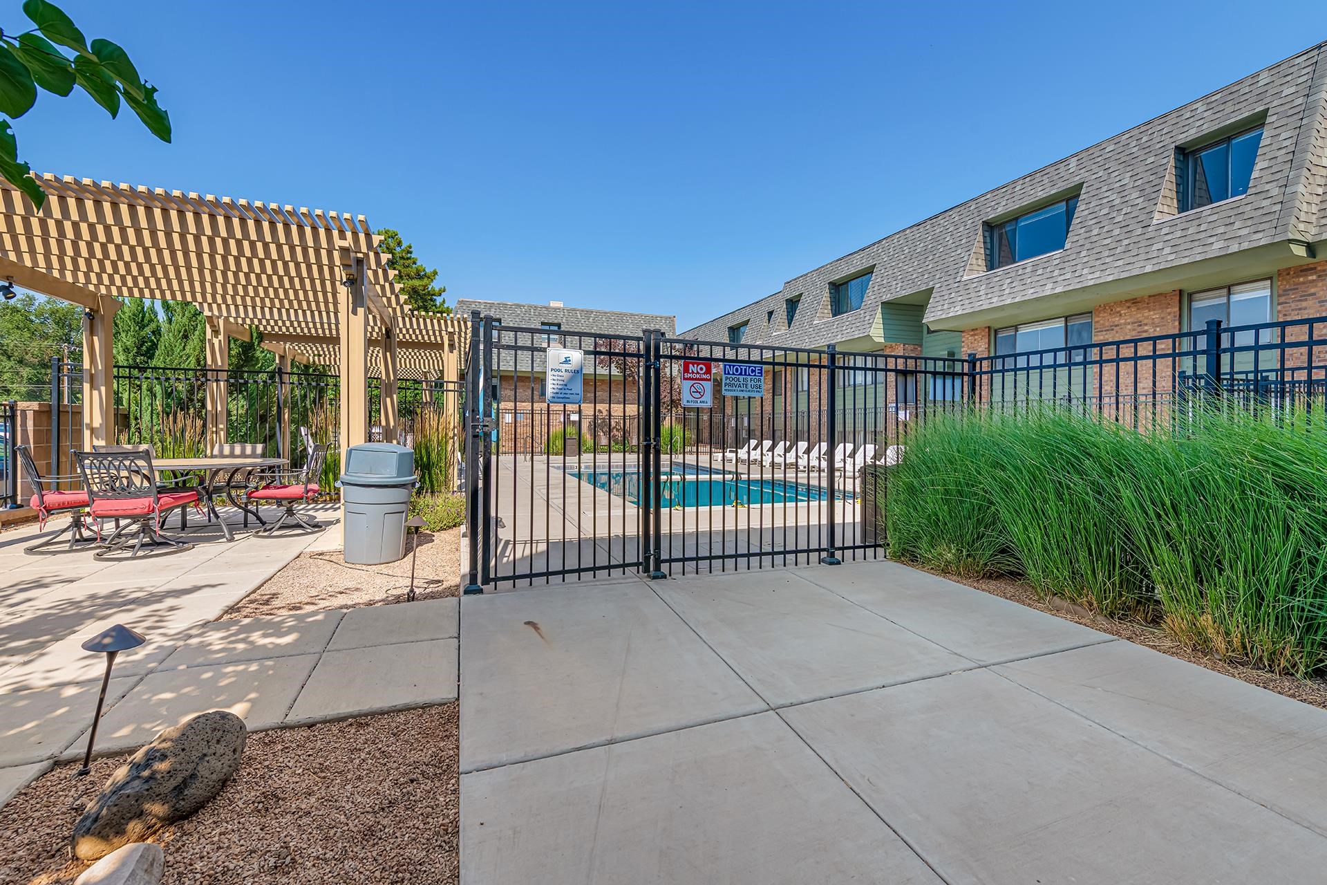1140 Walnut Avenue Unit: 14
