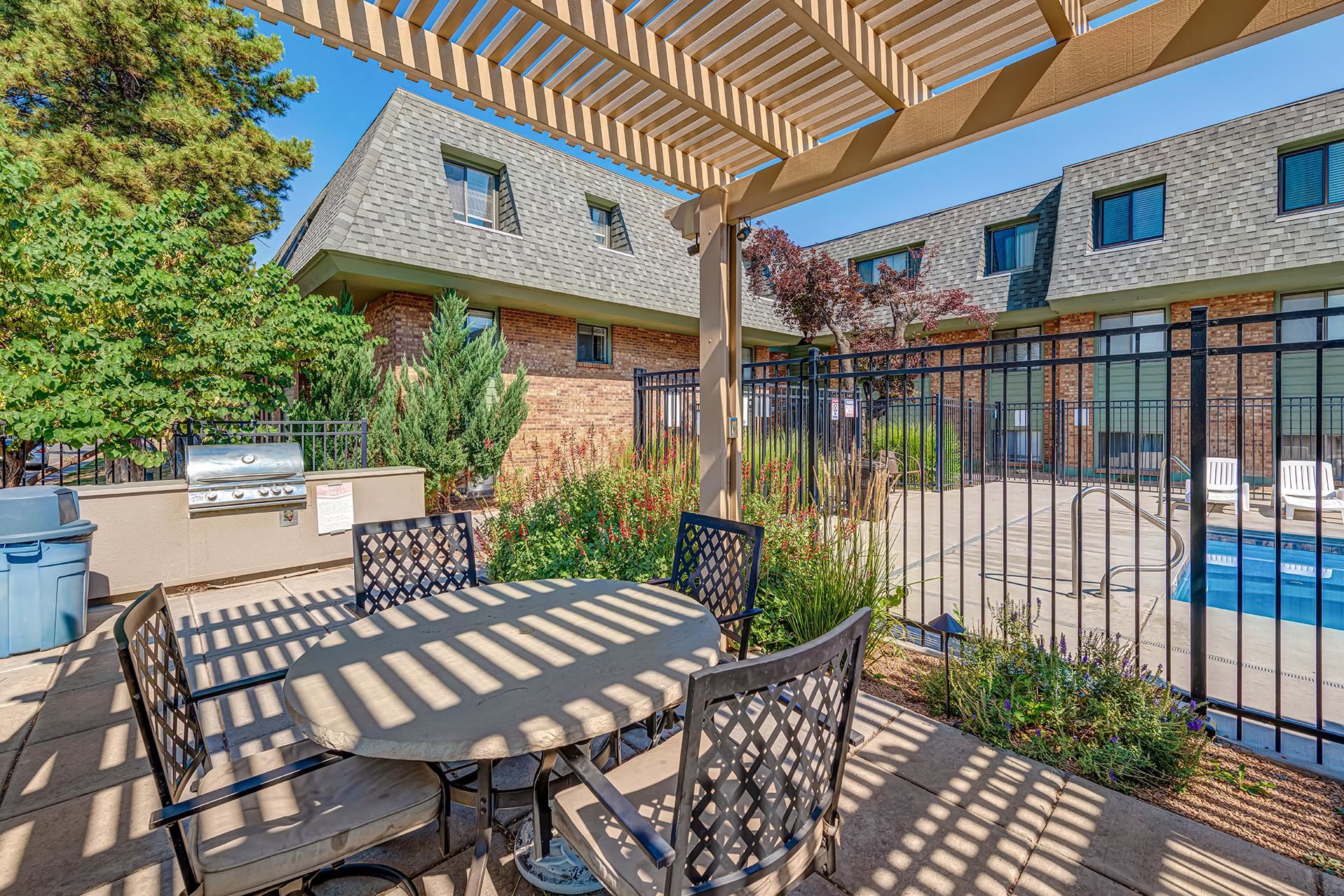 1140 Walnut Avenue Unit: 14