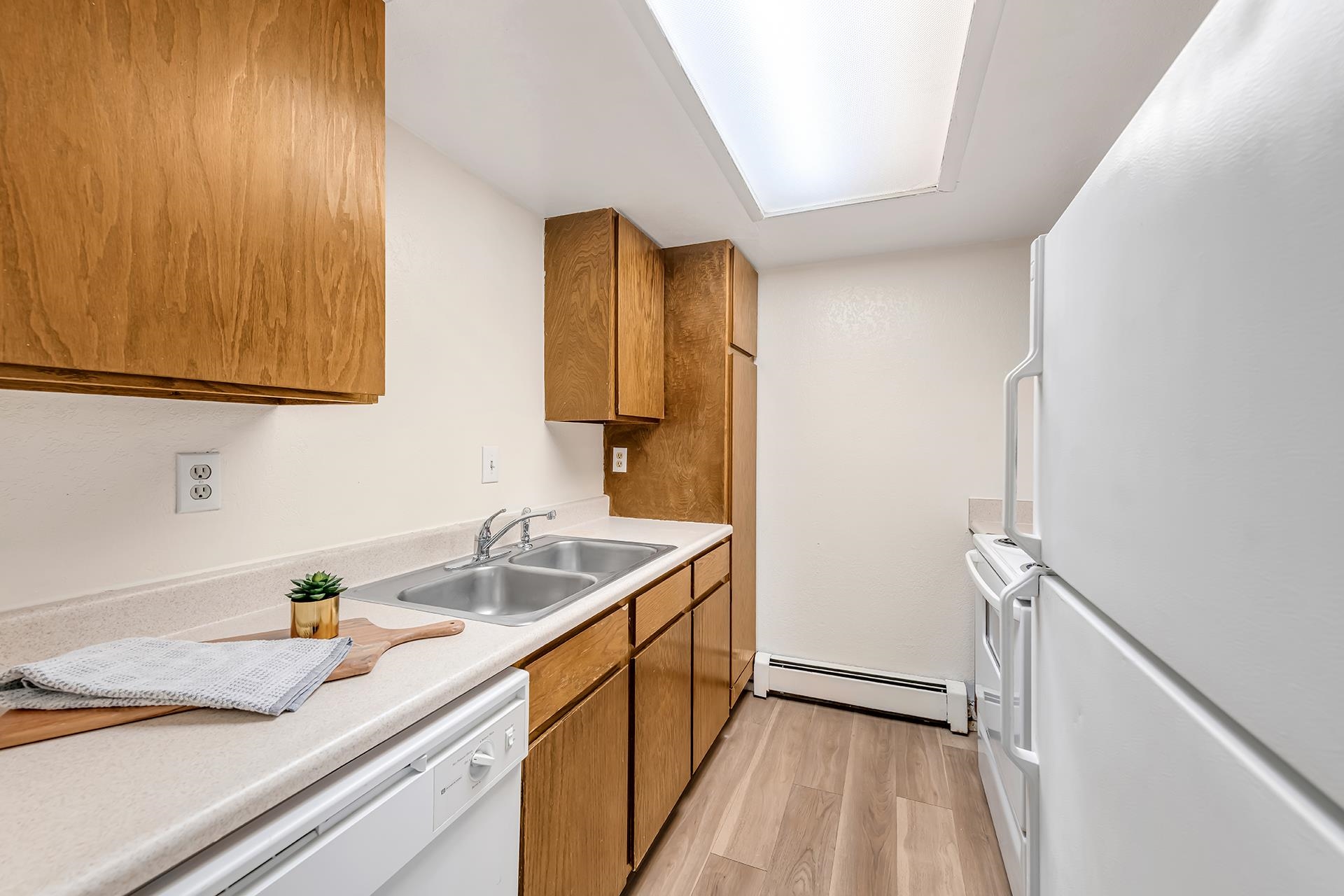 1140 Walnut Avenue Unit: 14