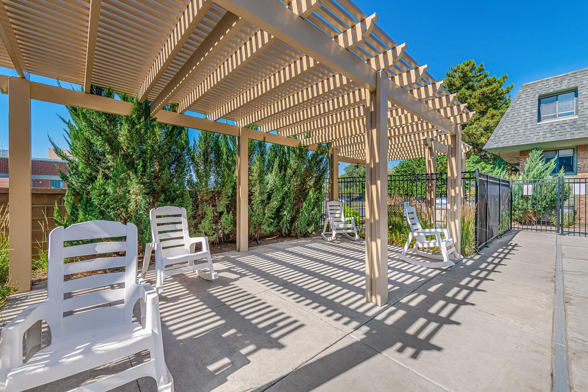 1140 Walnut Avenue Unit: 14