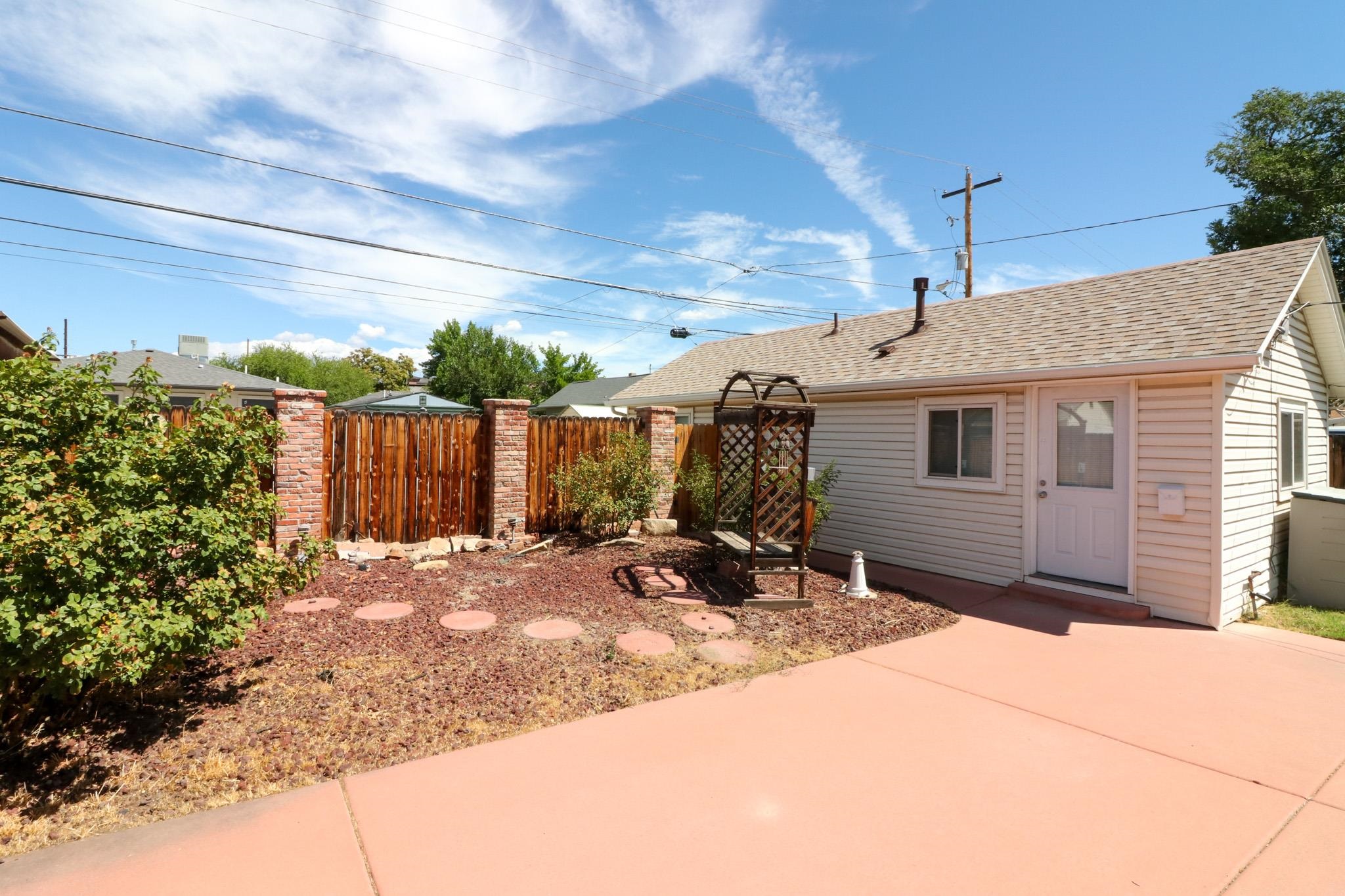 936 Teller Avenue