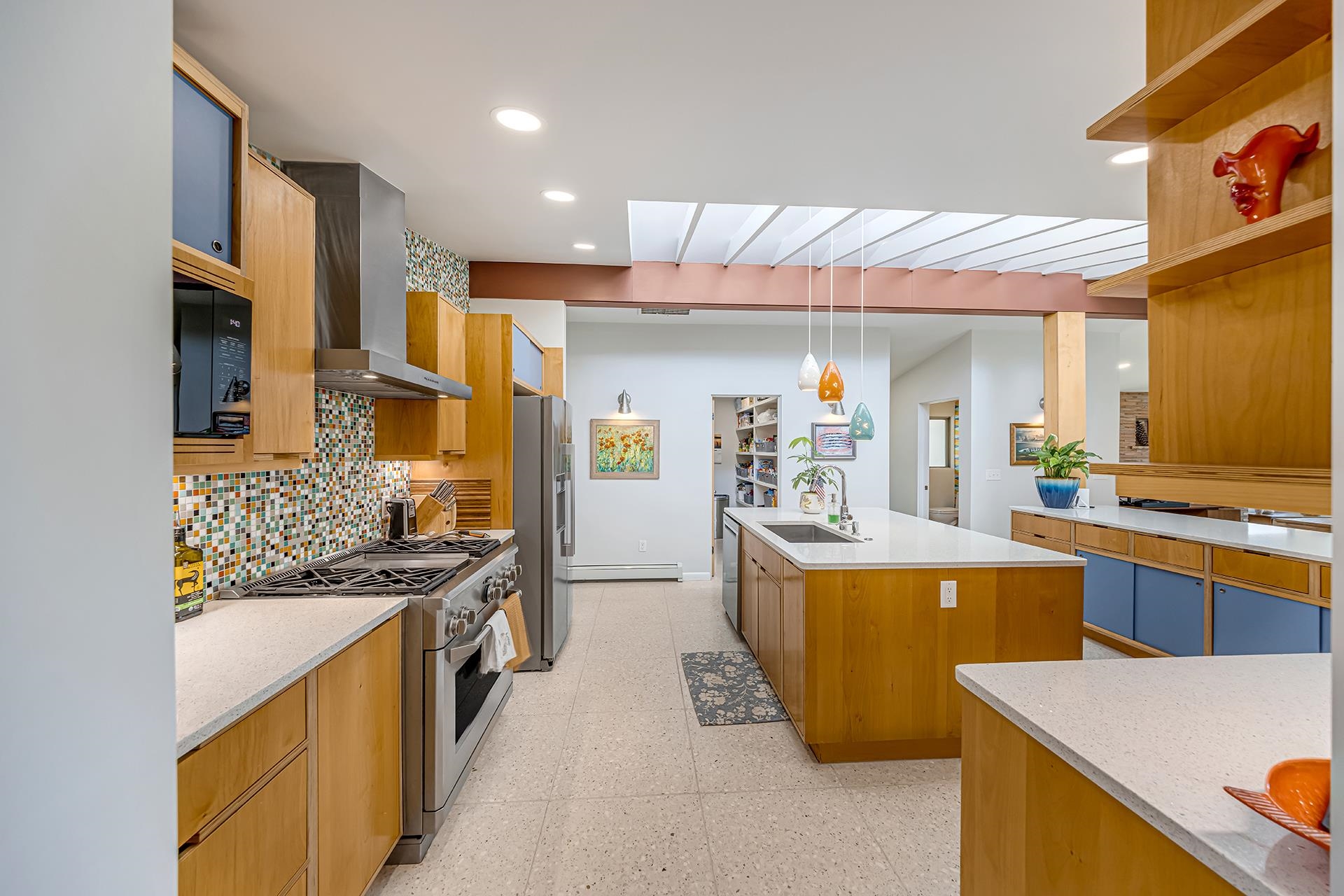 2352 Broadway