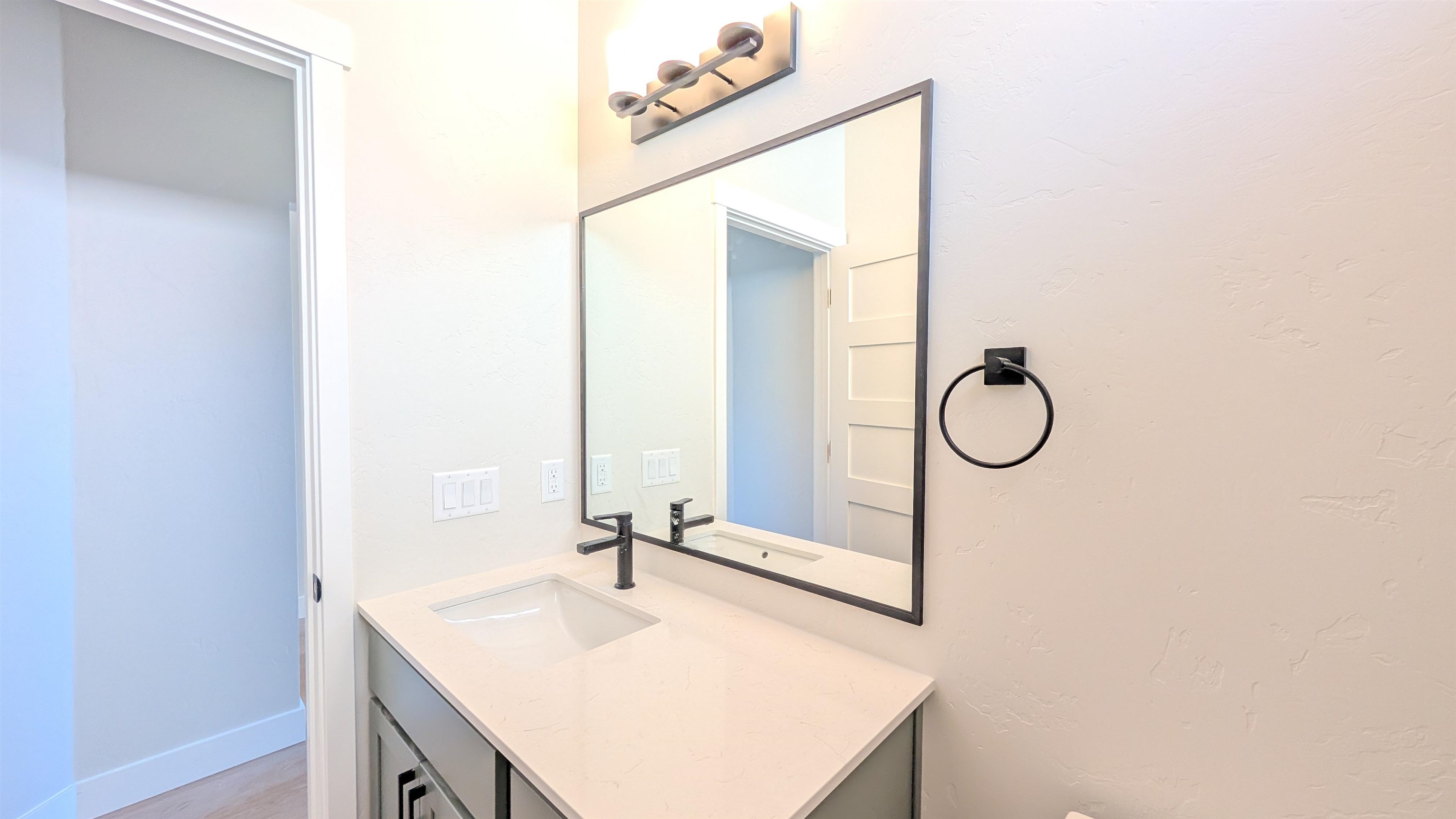 2471 Ross Road Unit: A
