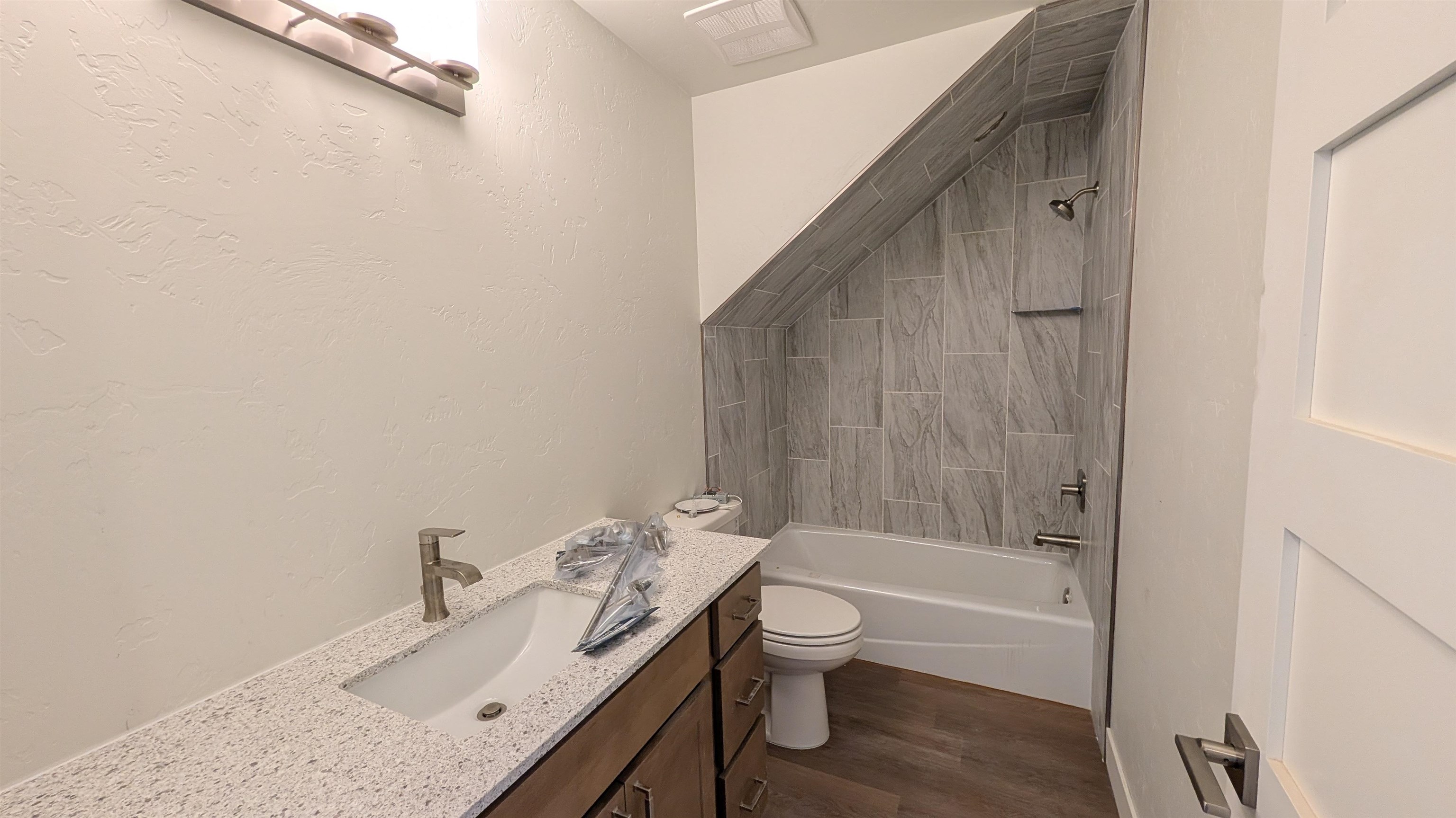 2471 Ross Road Unit: B