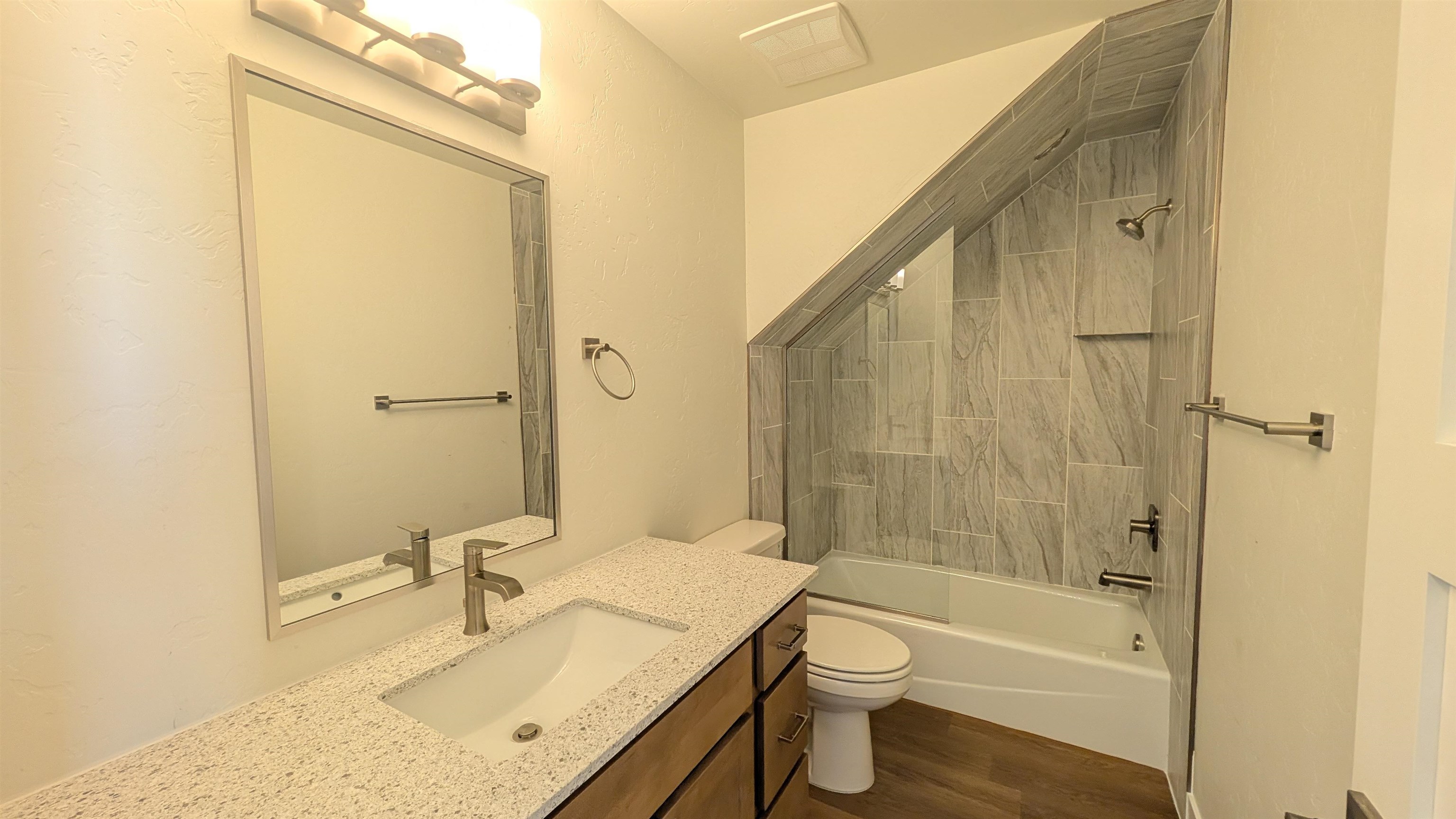 2471 Ross Road Unit: B