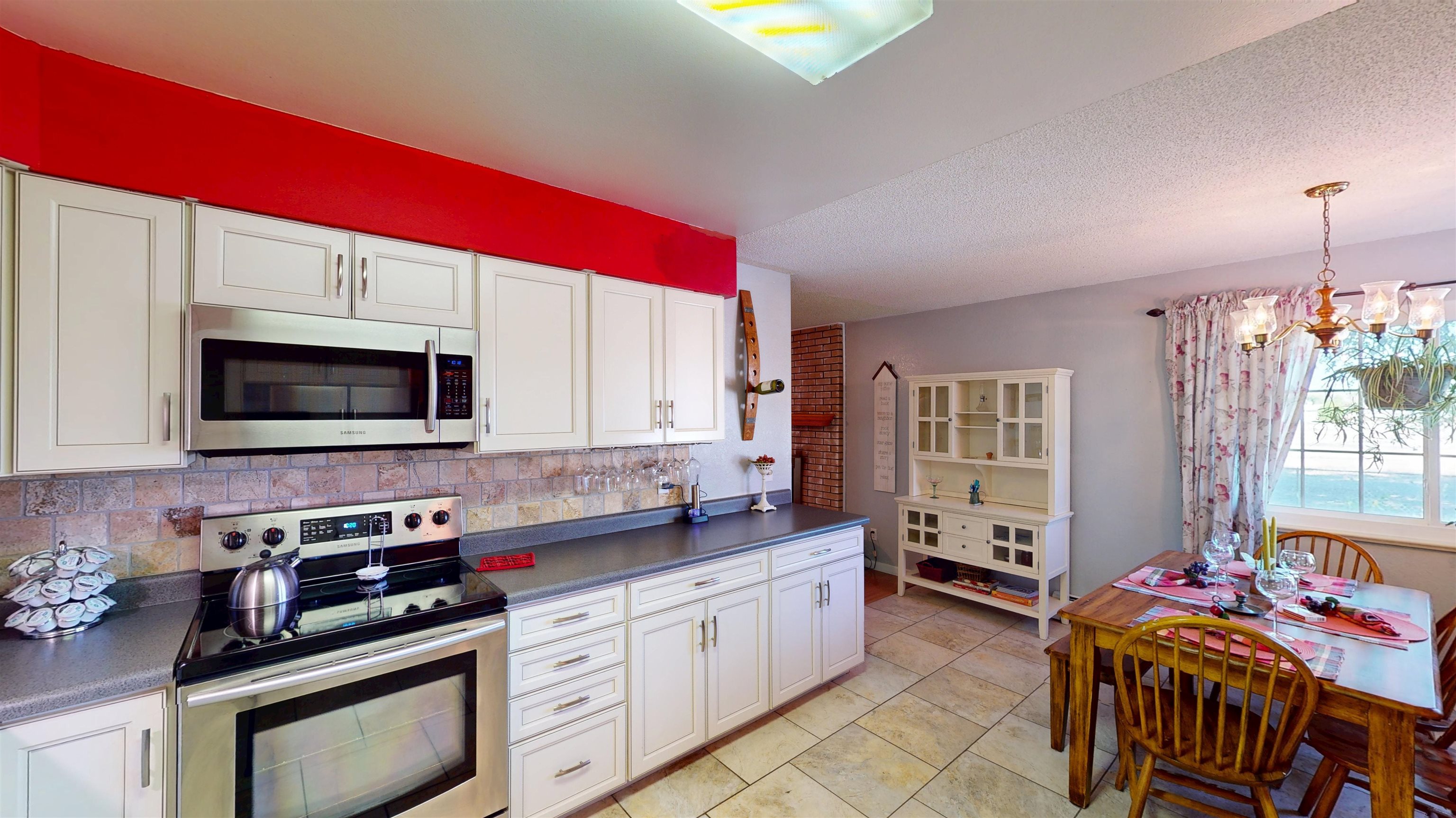 611 Hudsons Bay Drive