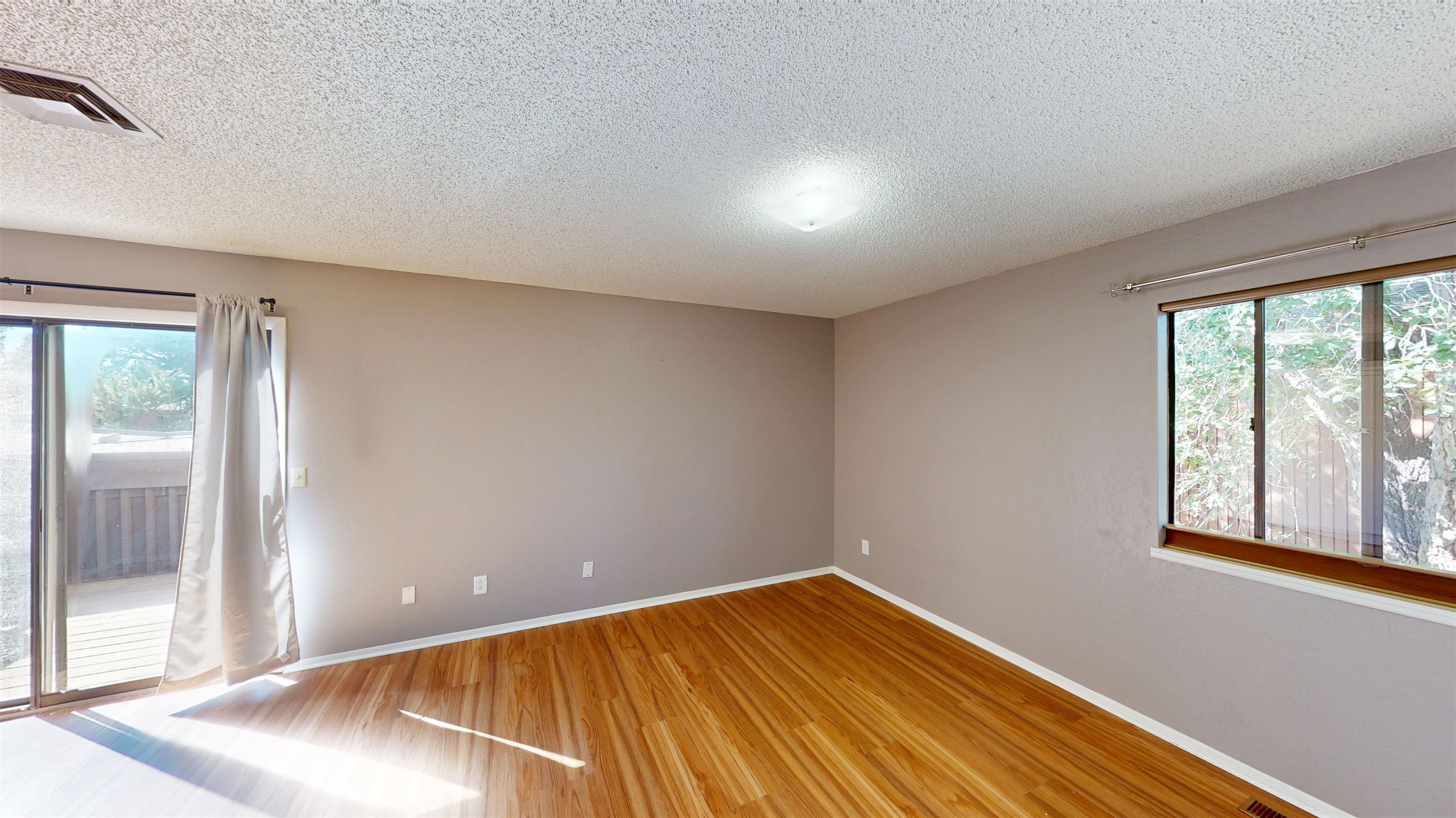 1022 Lakeside Drive