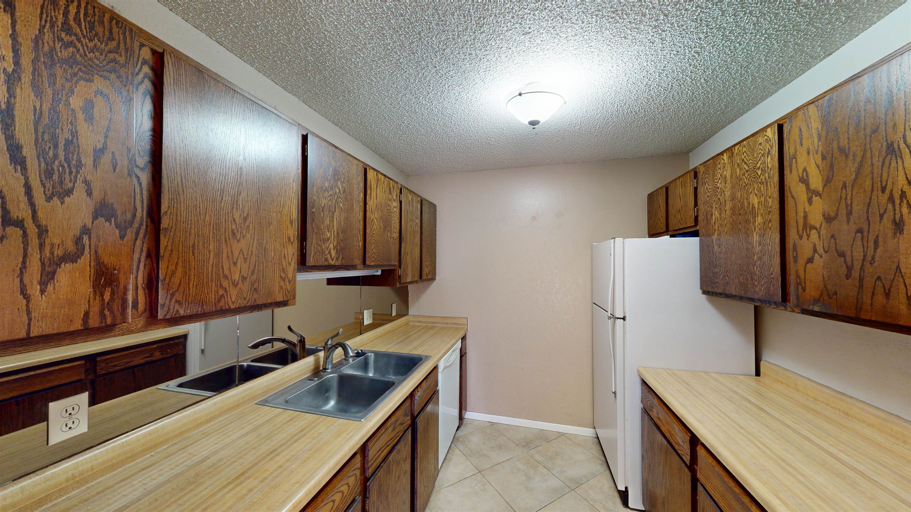1022 Lakeside Drive