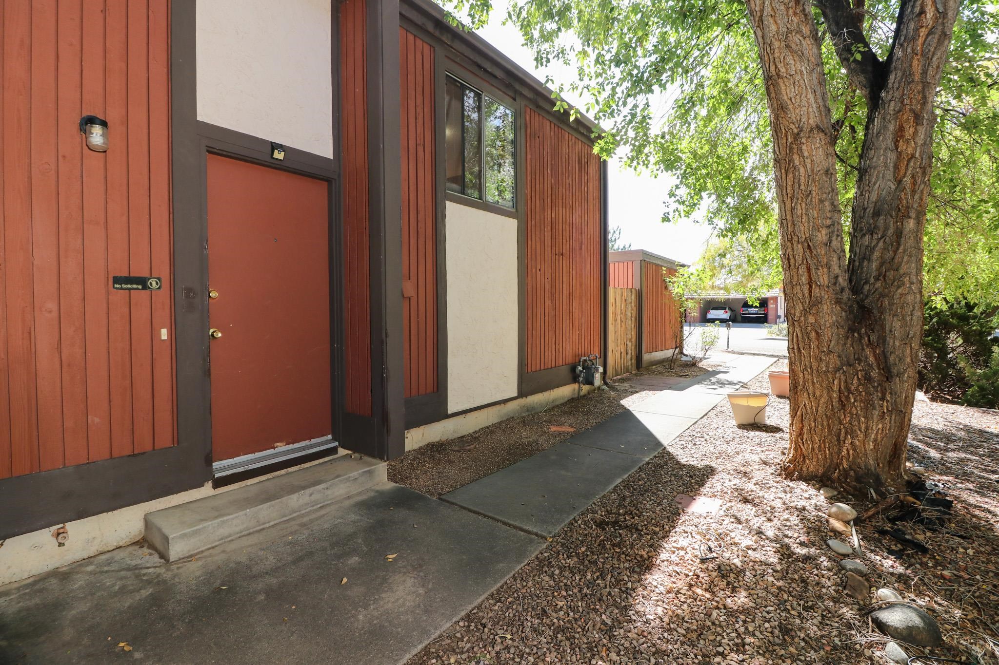 1022 Lakeside Drive