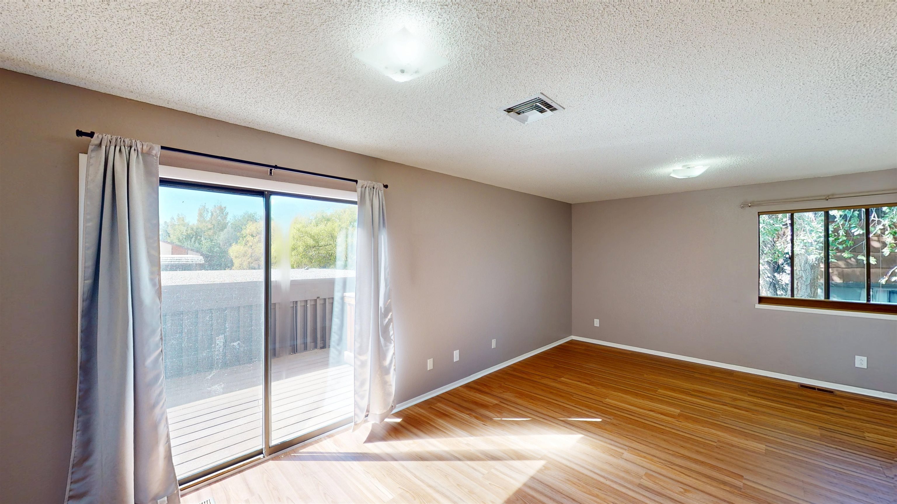 1022 Lakeside Drive