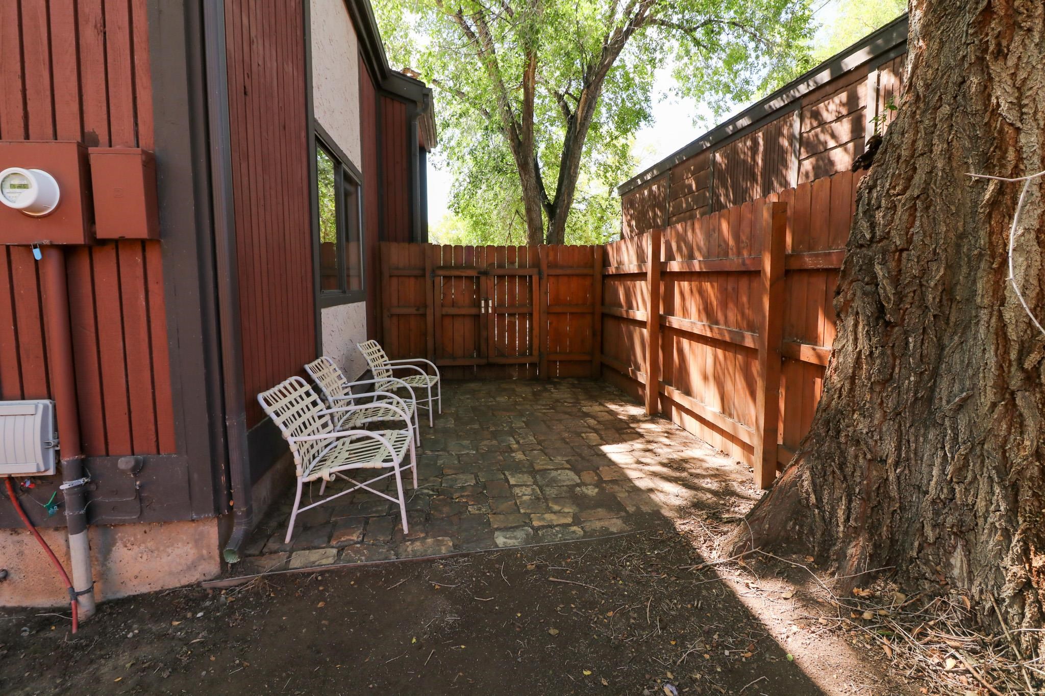 1022 Lakeside Drive