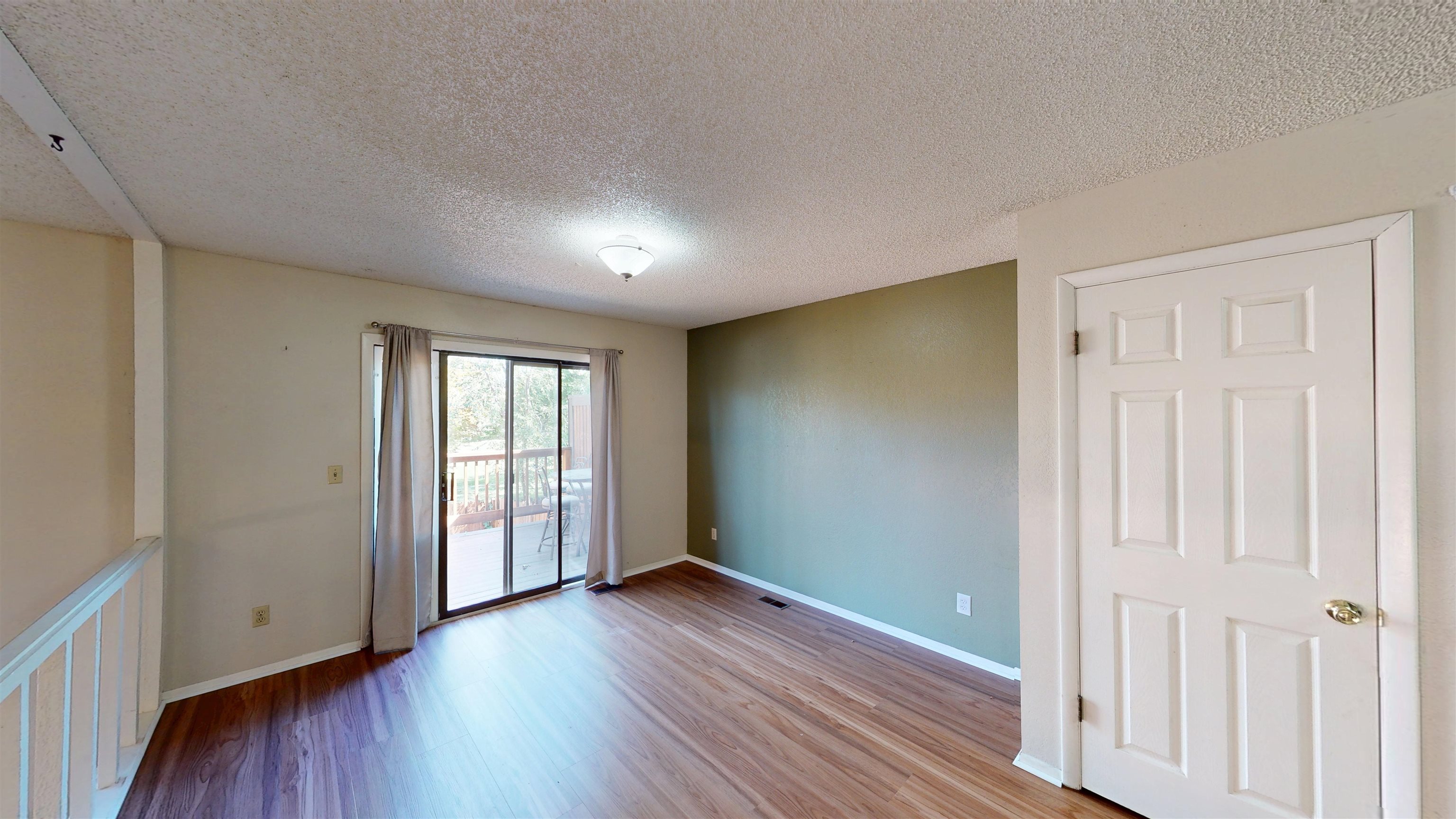 1022 Lakeside Drive