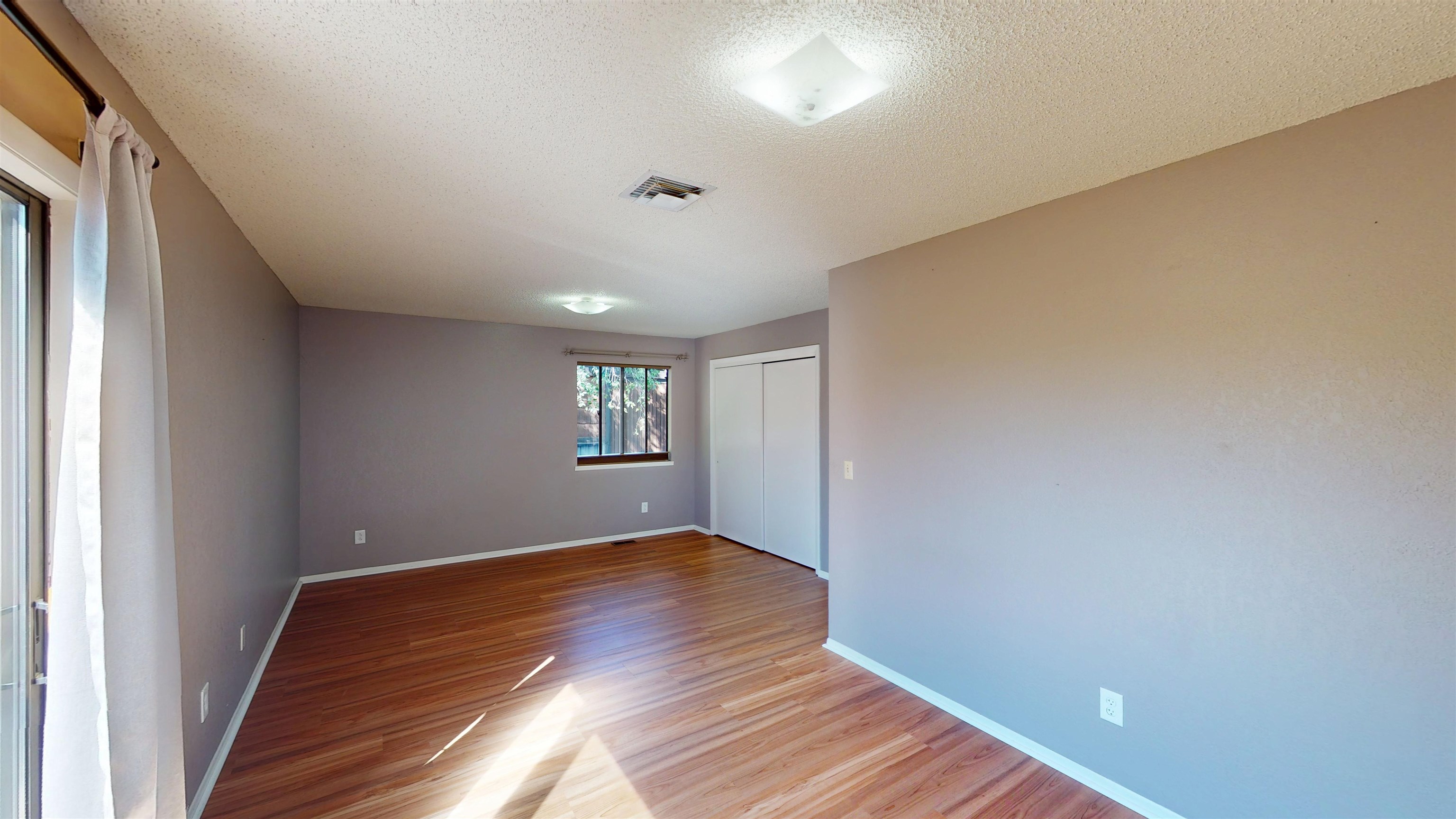 1022 Lakeside Drive