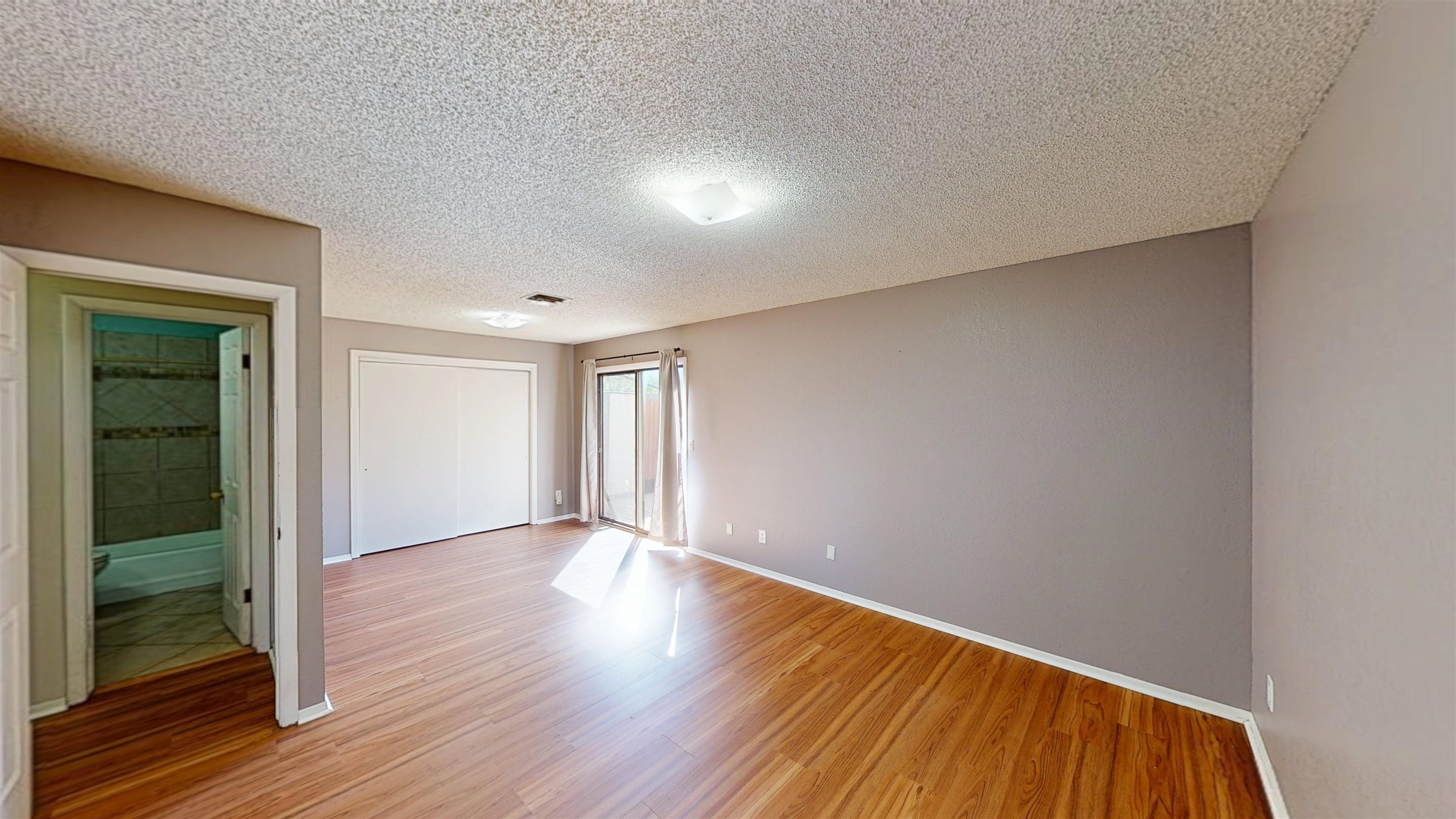 1022 Lakeside Drive