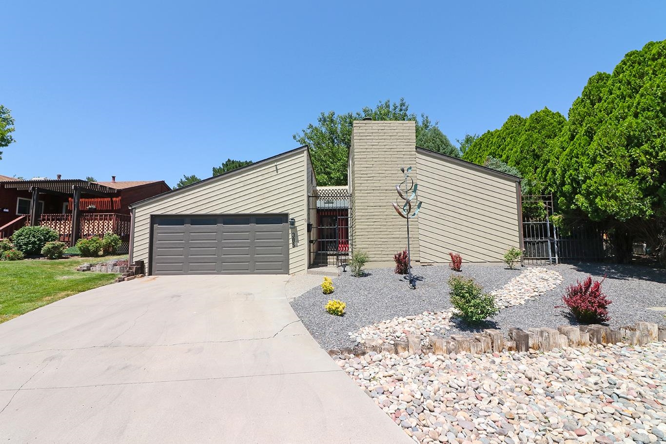 385 Ridge View Drive