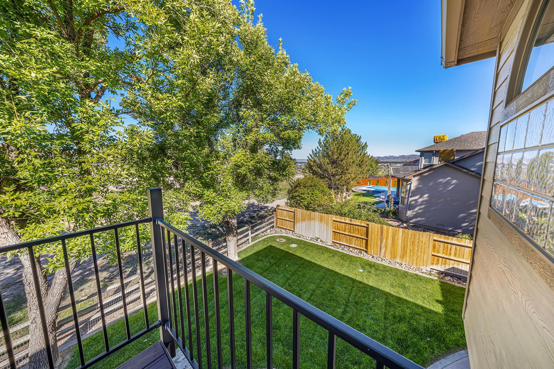 545 Pinnacle Court