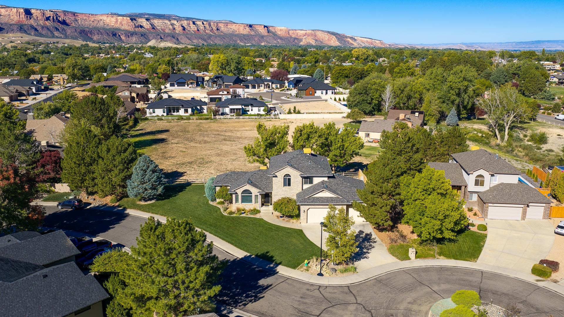 545 Pinnacle Court