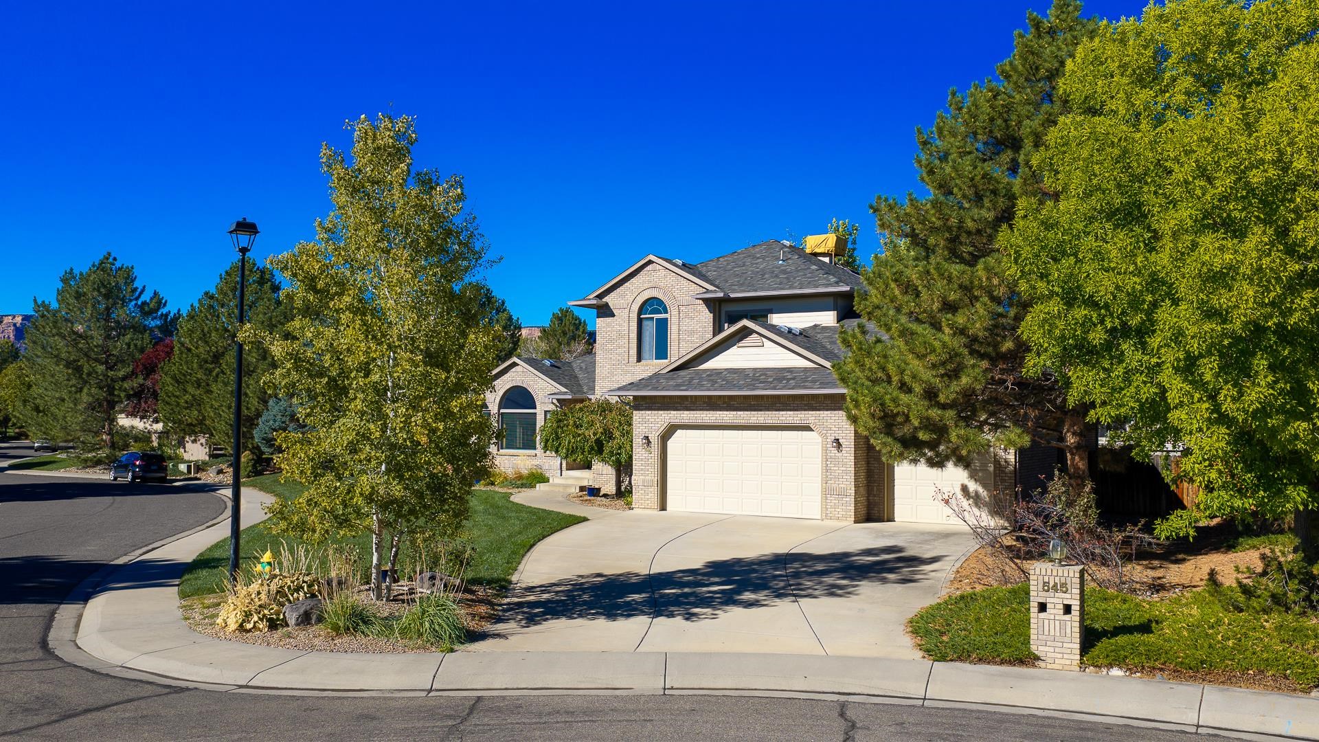 545 Pinnacle Court