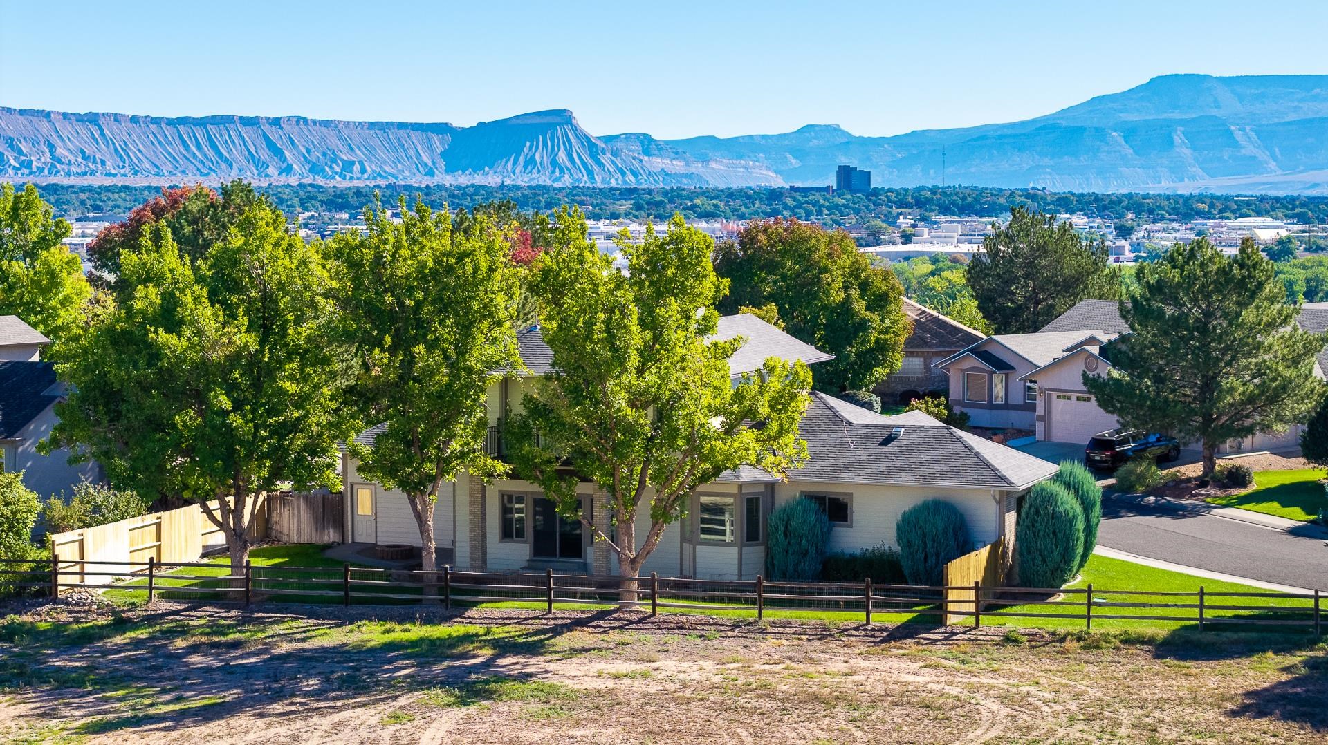 545 Pinnacle Court