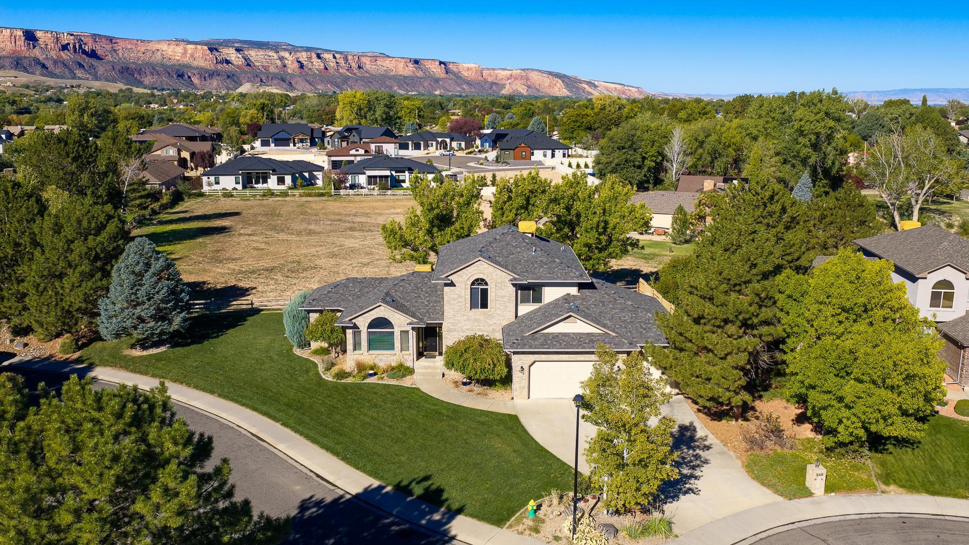 545 Pinnacle Court