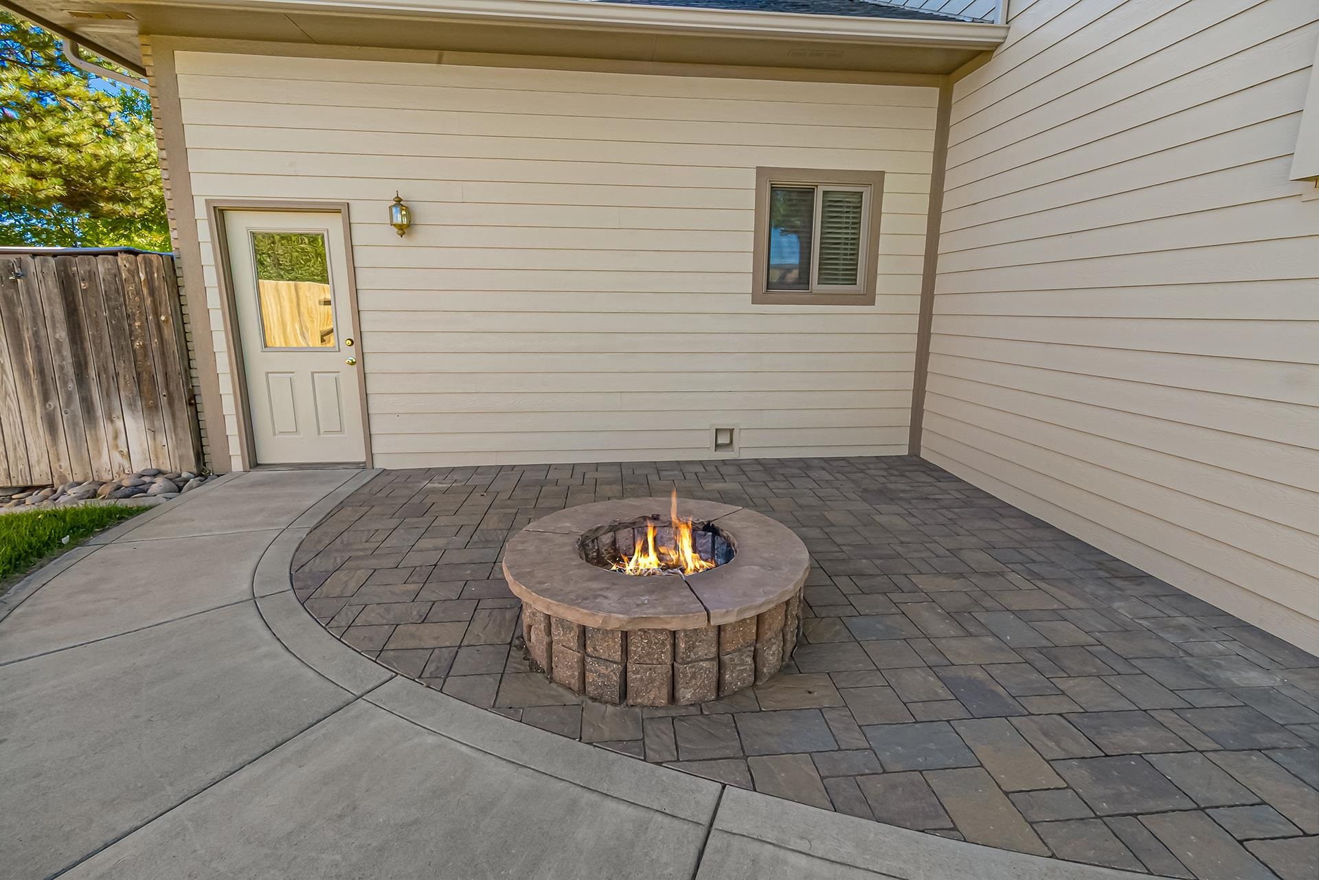 545 Pinnacle Court