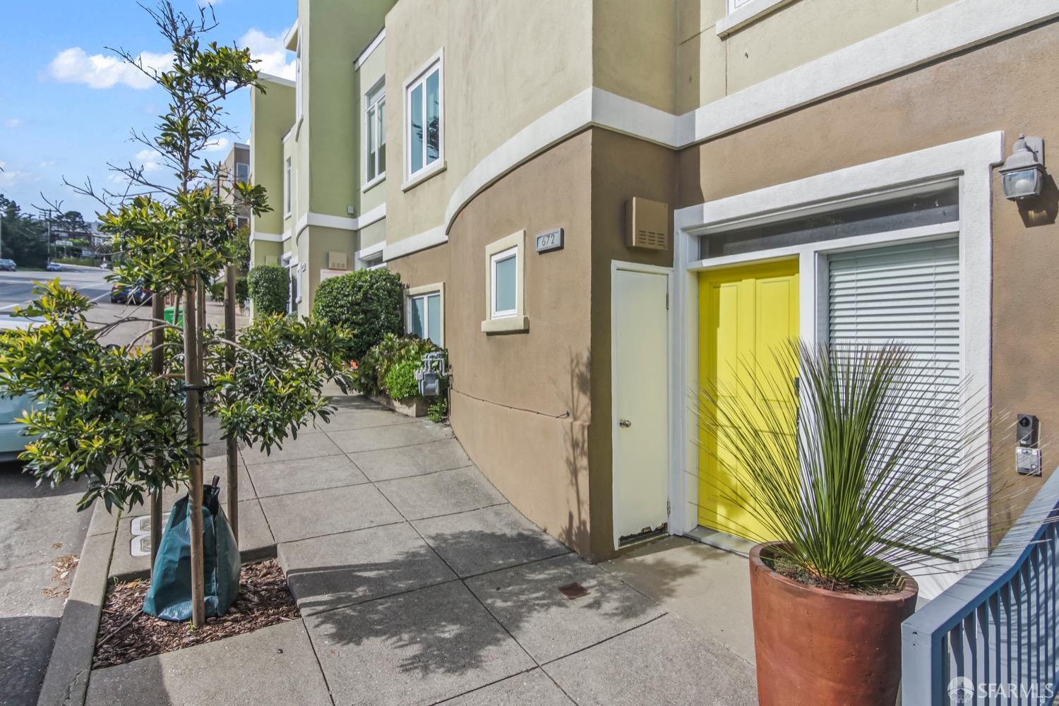 672 Clipper Street # 1