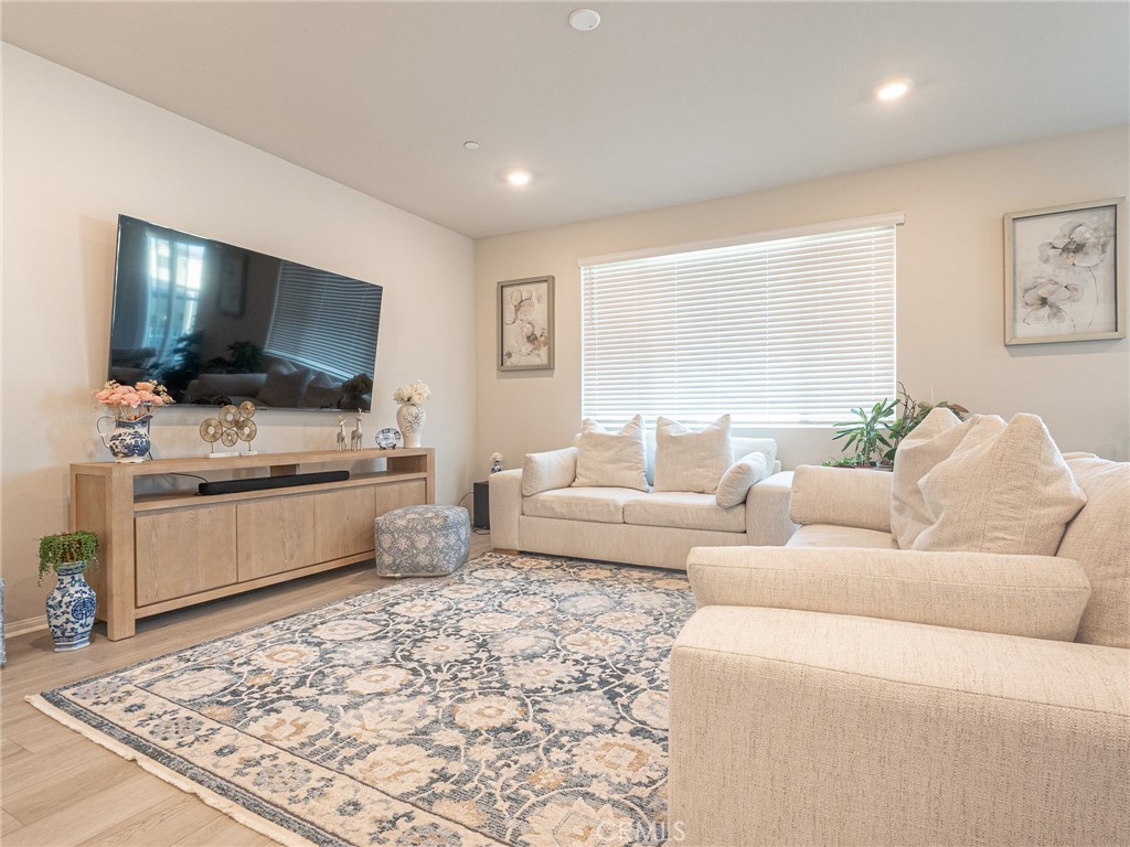 32910 Linecroft Court