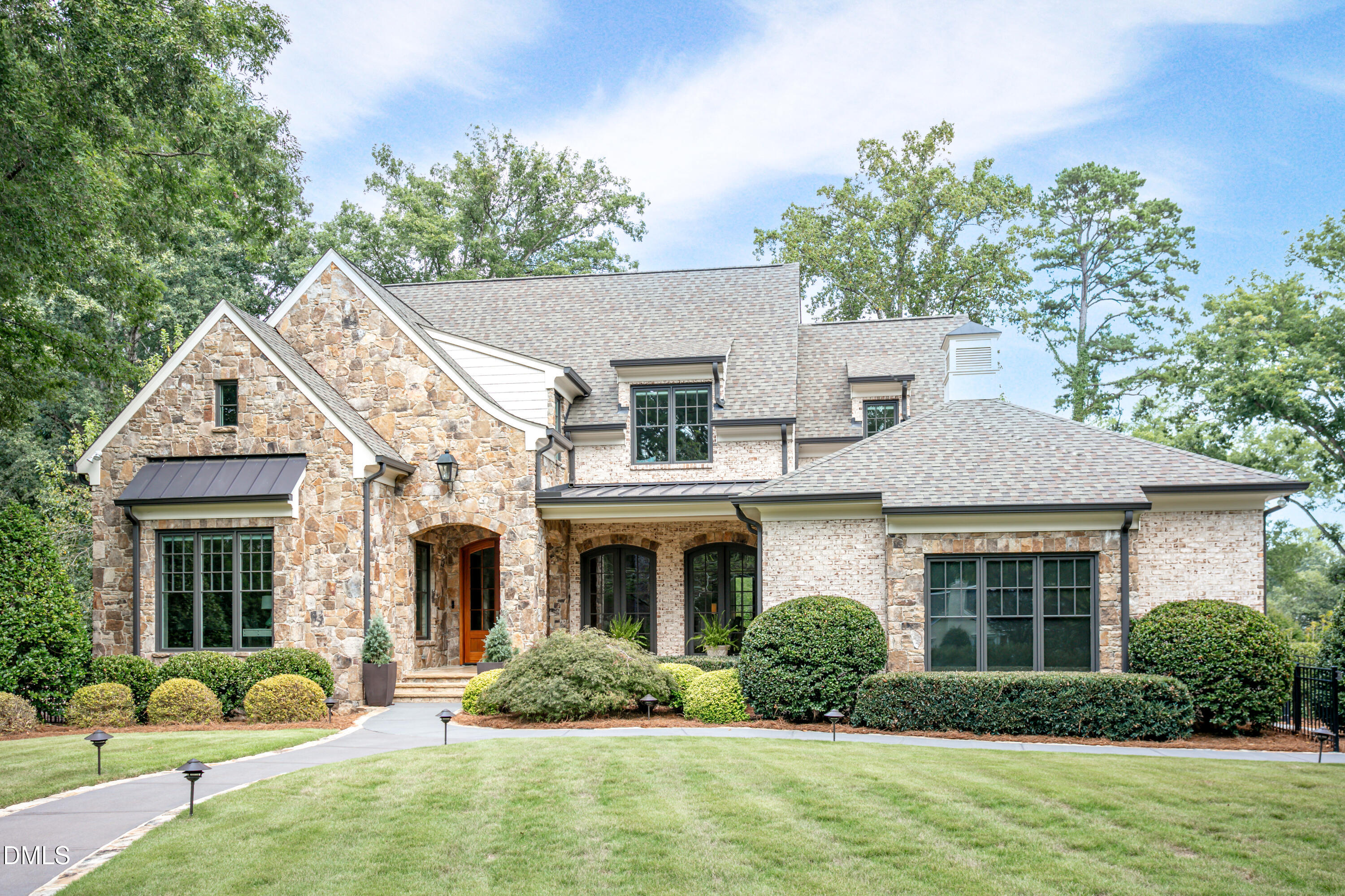 906 Lake Boone Trail Raleigh Nc 27607 10192912
