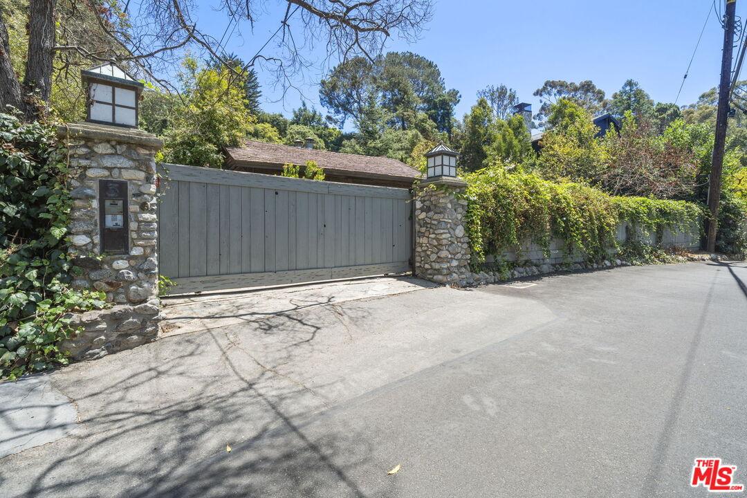 3 Latimer Rd