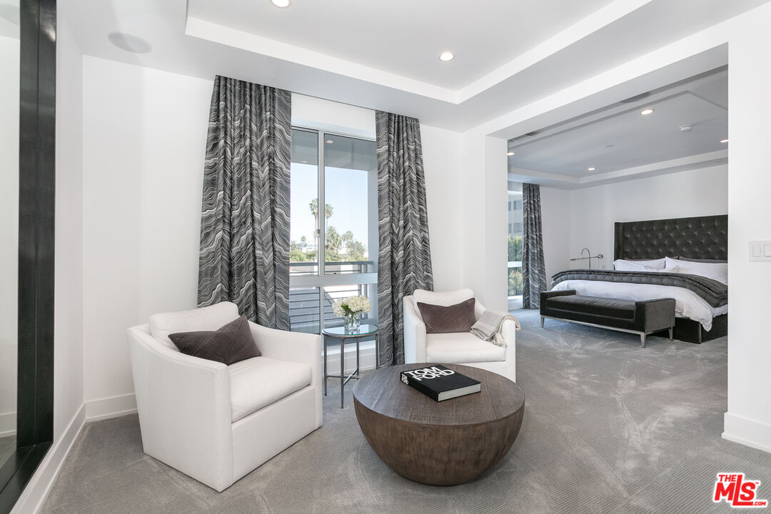 460 N Palm Dr Unit: 304