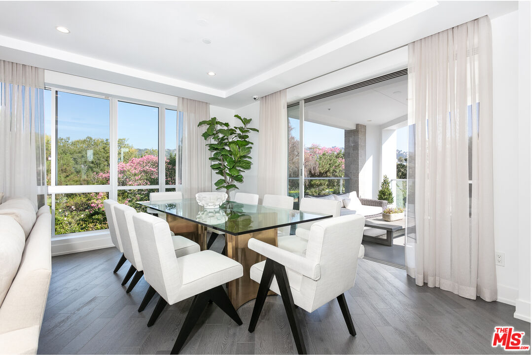 460 N Palm Dr Unit: 304