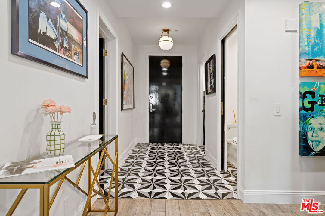 235 S Reeves Dr Unit: 101