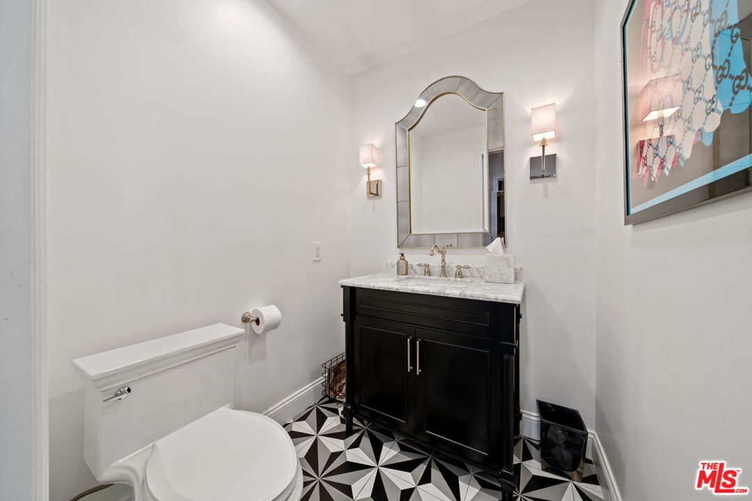 235 S Reeves Dr Unit: 101