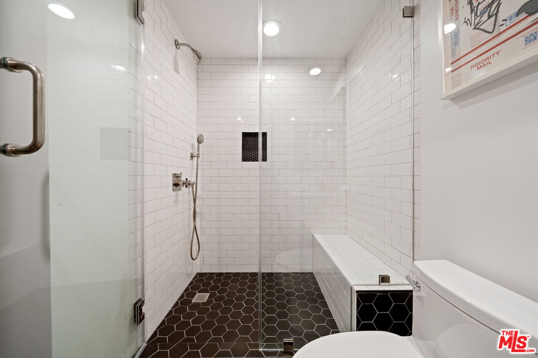 235 S Reeves Dr Unit: 101