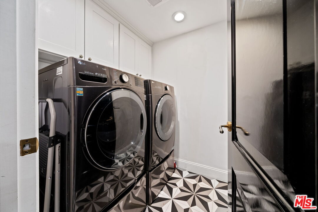 235 S Reeves Dr Unit: 101