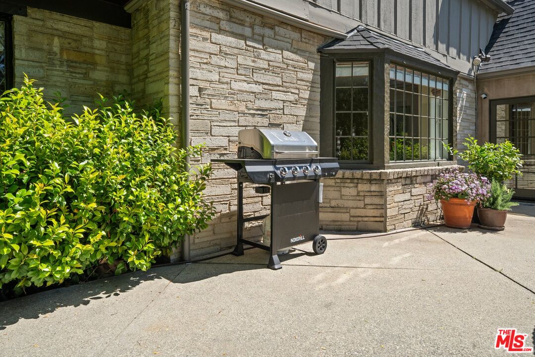 143 S Muirfield Dr