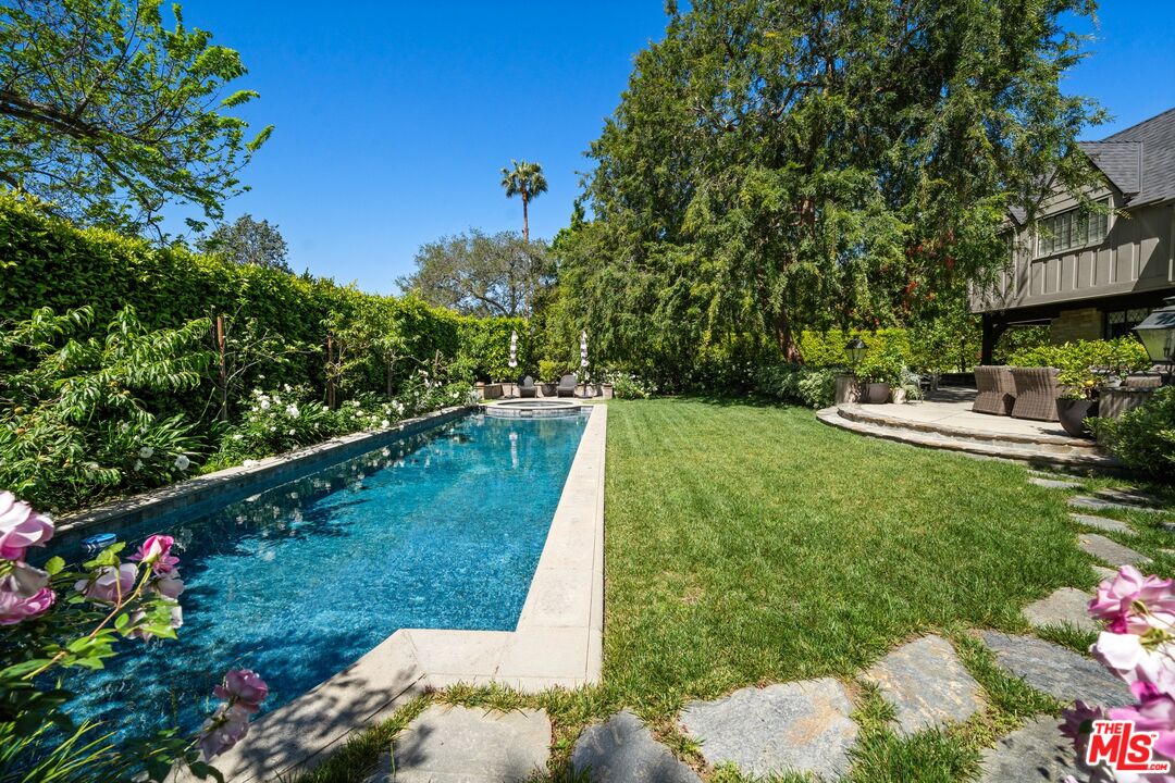 143 S Muirfield Dr