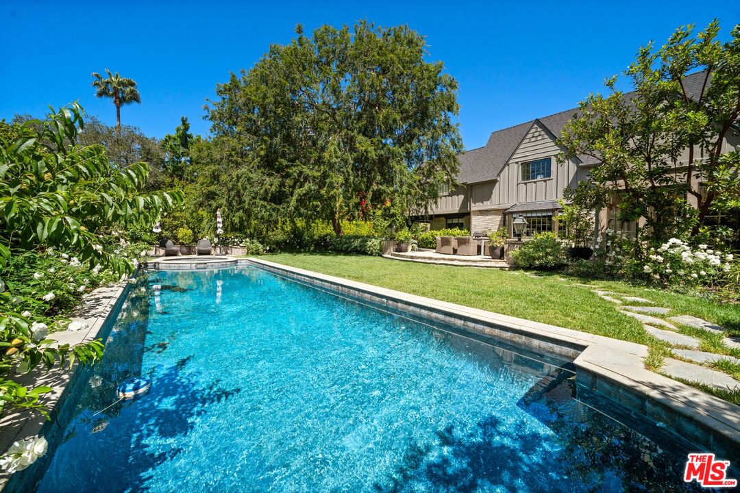 143 S Muirfield Dr